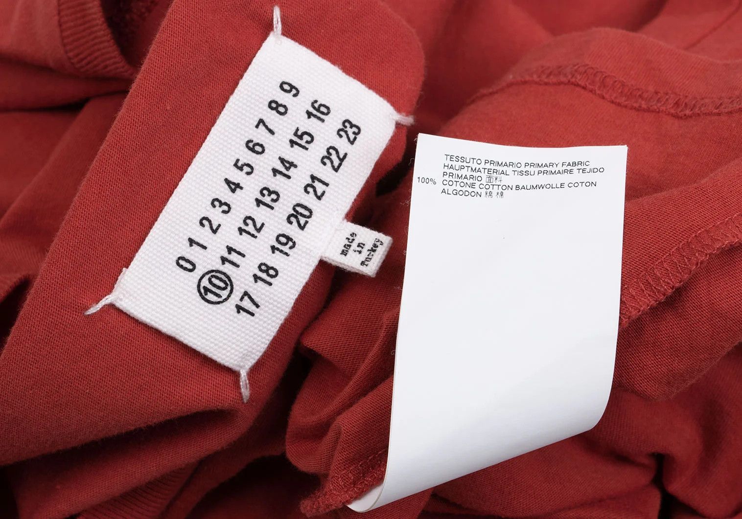 Maison Margiela Crew Neck T-Shirt in Red Size 46 Size US S / EU 44-46 / 1 - 11 Thumbnail