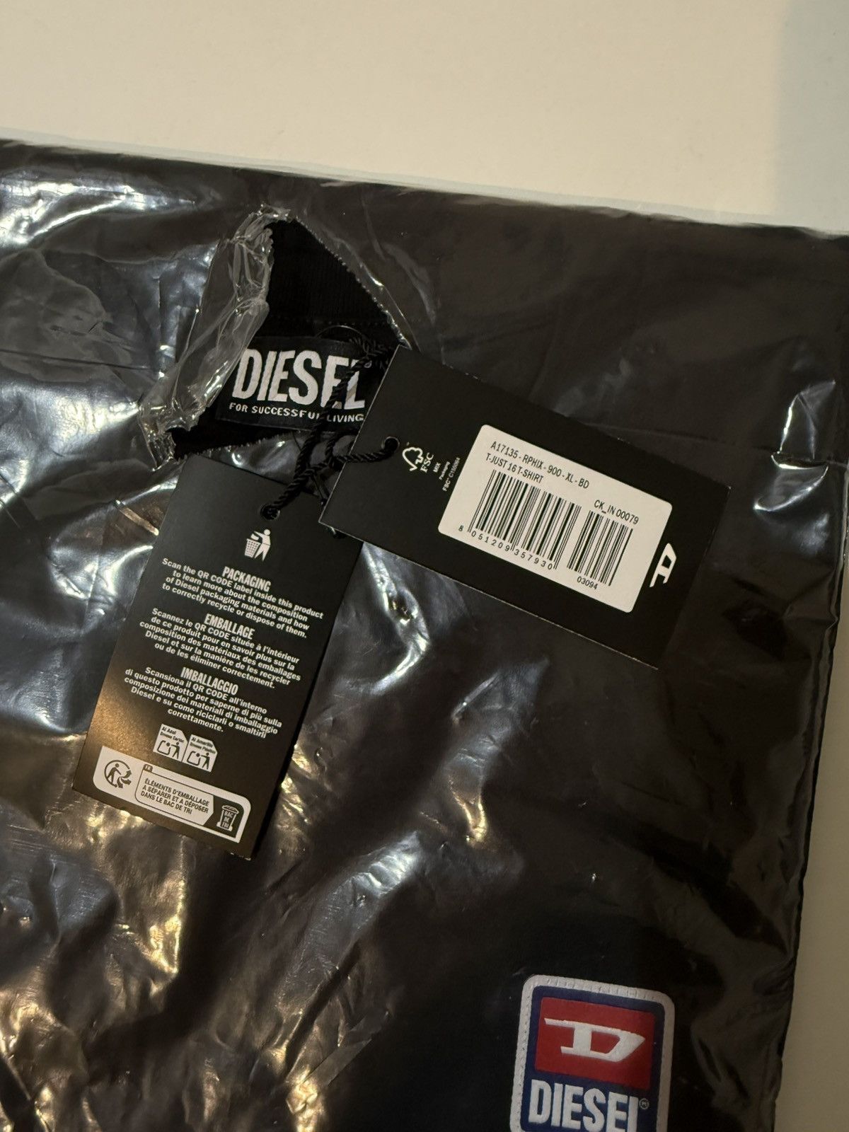 Diesel Diesel t-shirt with patch logo US L Size US L / EU 52-54 / 3 - 3 Thumbnail