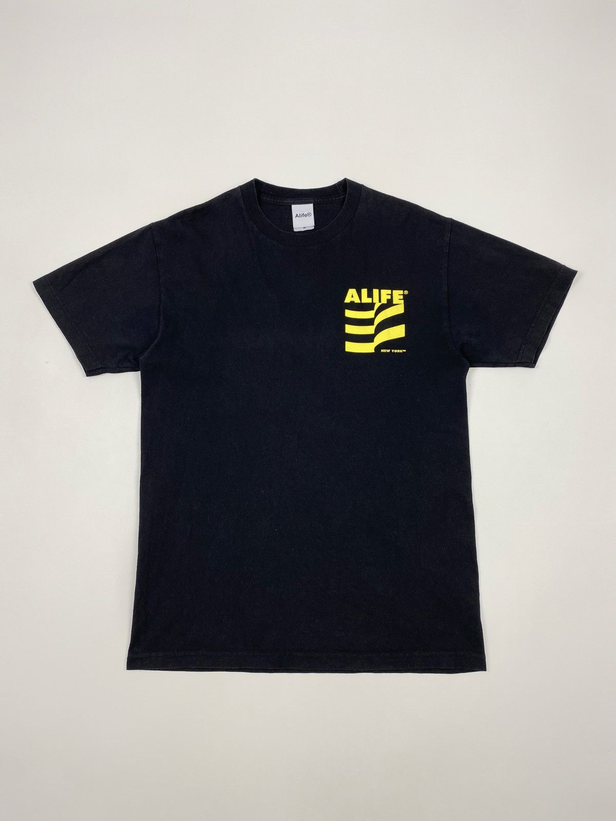 Alife Alife New York Museum Graphic Tee Size US M / EU 48-50 / 2 - 1 Thumbnail