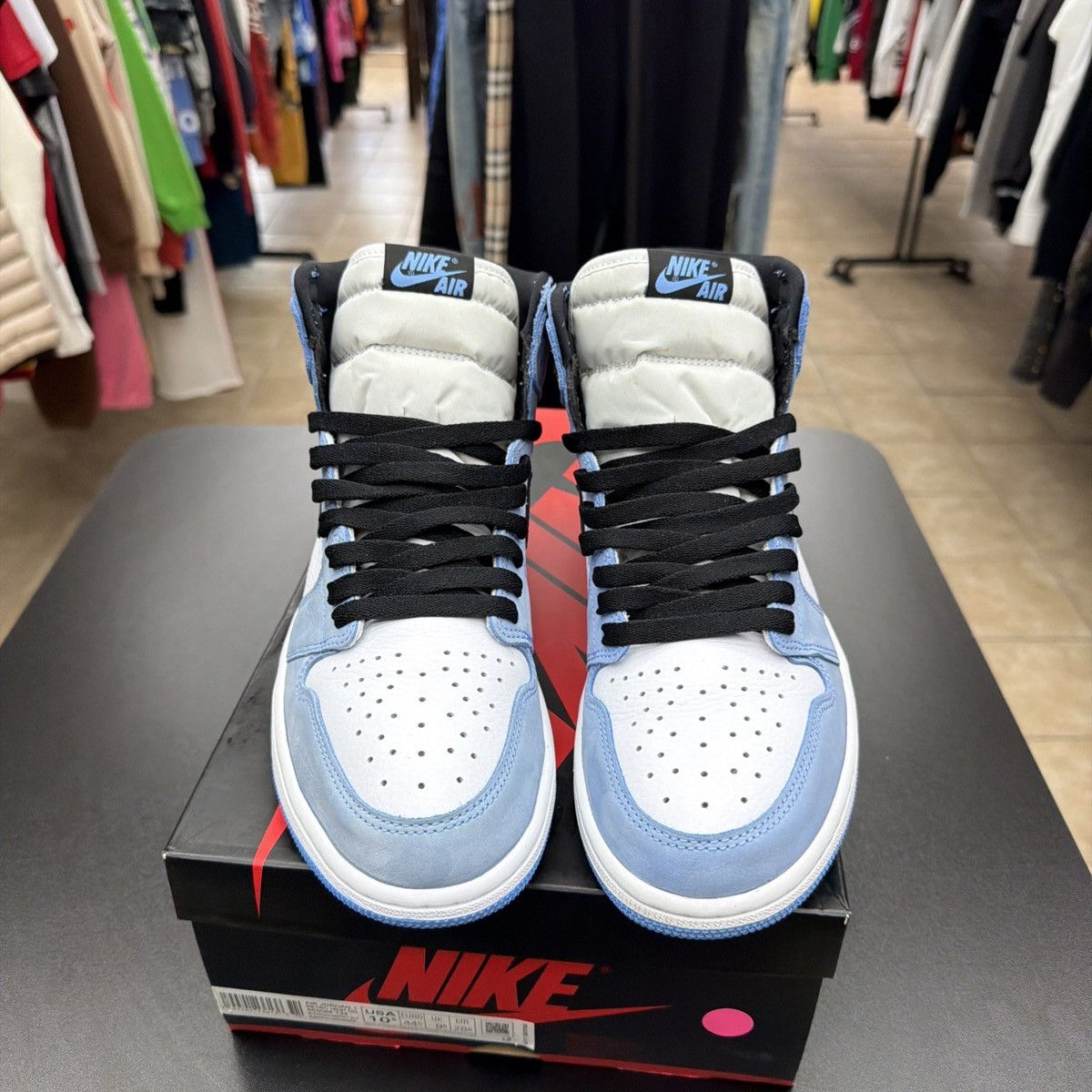 Jordan Brand Air Jordan 1 Retro High OG University Blue size 10.5 mens Size US 10.5 / EU 43-44 - 7 Thumbnail
