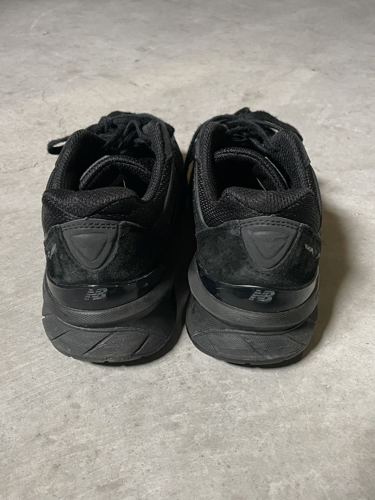 New Balance New Balance 990v5 “Triple Black” Size US 9.5 / EU 42-43 - 3 Thumbnail