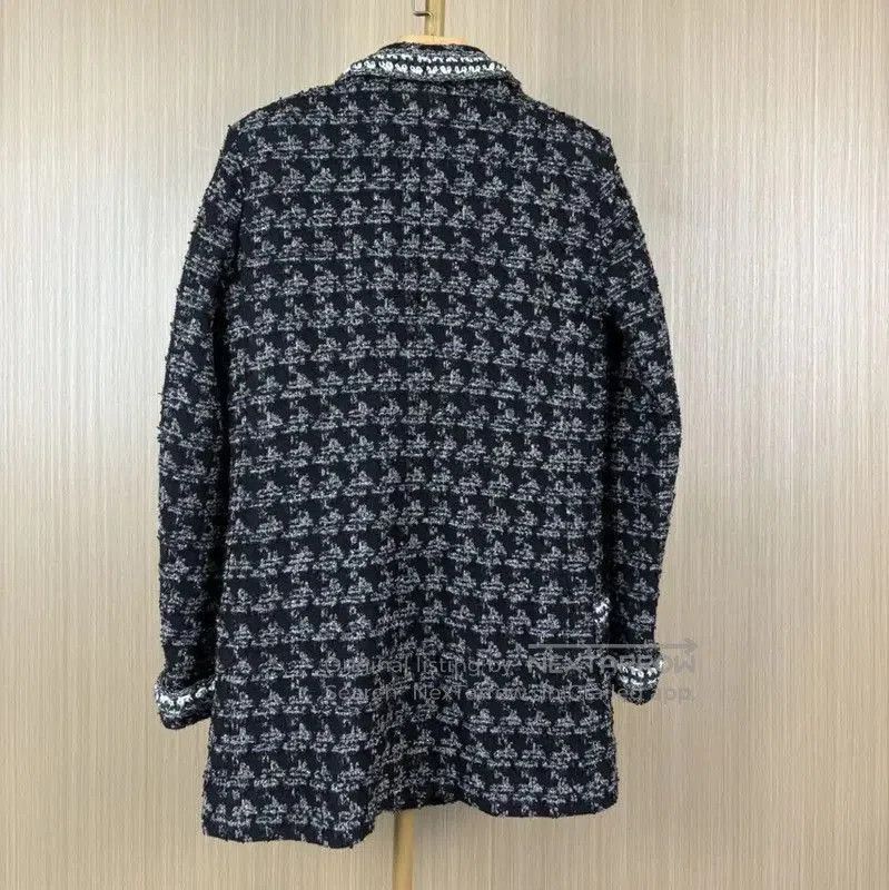 Chanel Chanel Black Wool Cardigan for Women . Size M / US 6-8 / IT 42-44 - 2 Thumbnail