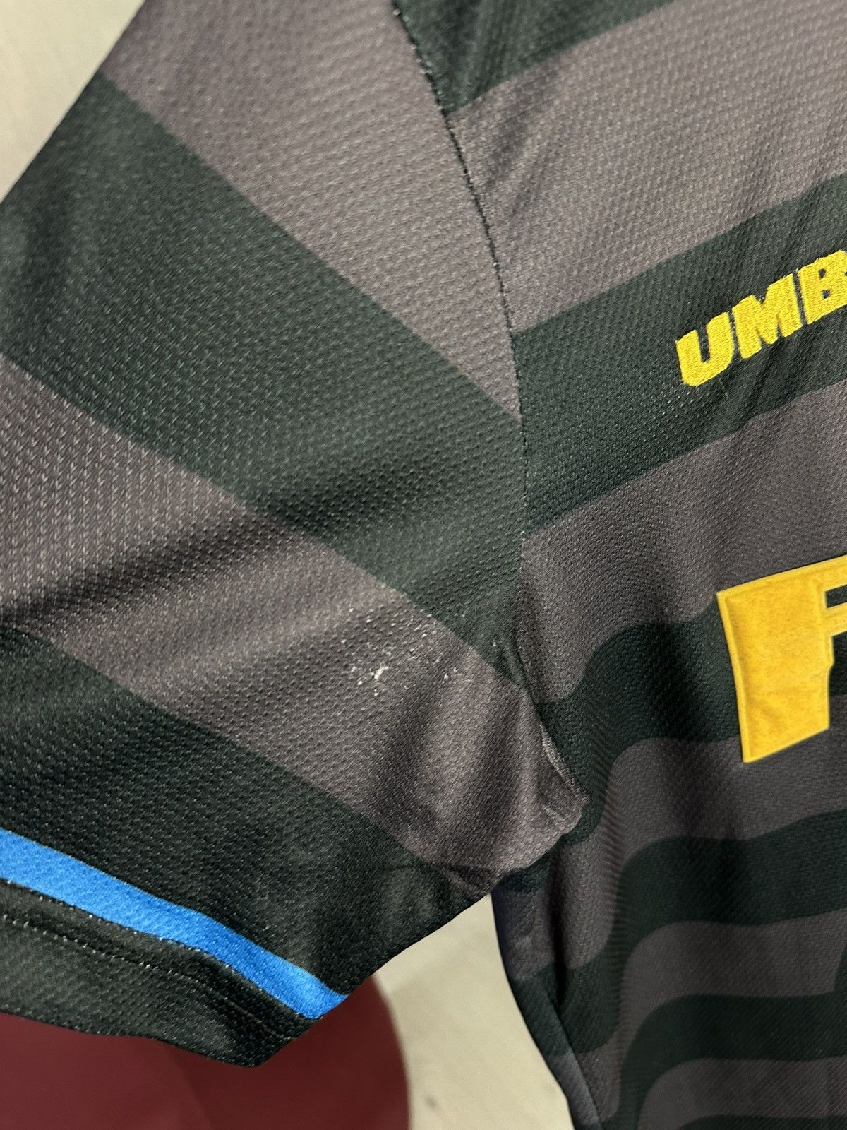 Umbro Vintage Umbro Inter Milan Soccer Jersey size M Size US M / EU 48-50 / 2 - 5 Thumbnail