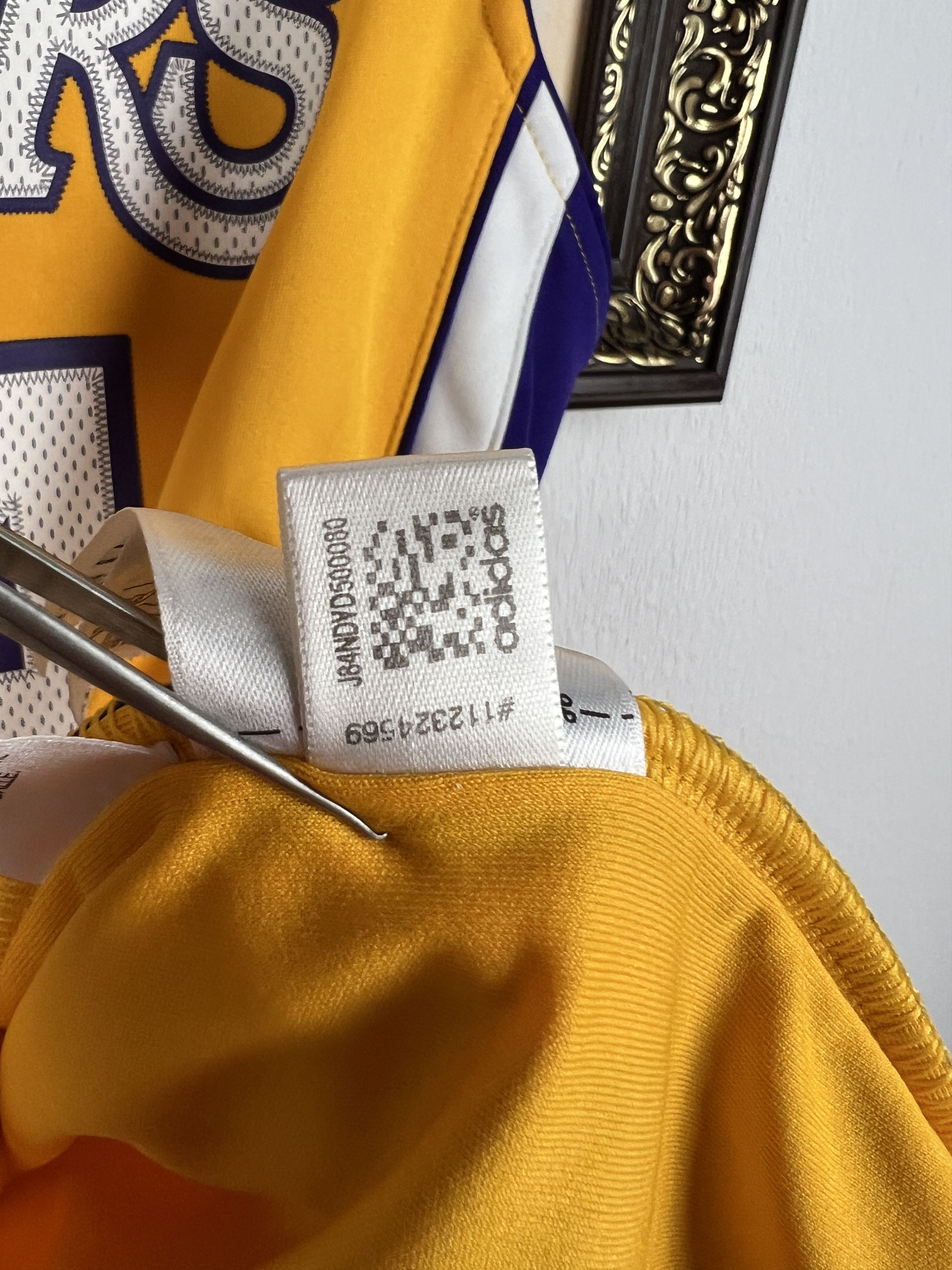 Adidas Los Angeles Lakers NBA Bryant Jersey Shirt Hype Size Boys M Size US XXS / EU 40 - 8 Thumbnail
