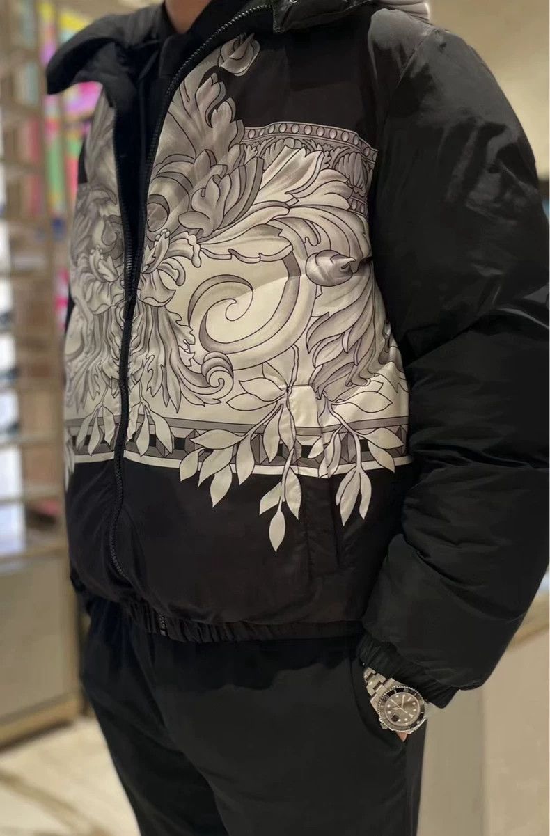 Versace Versace Solid color hooded reversible long-sleeved down ja Size US M / EU 48-50 / 2 - 8 Thumbnail