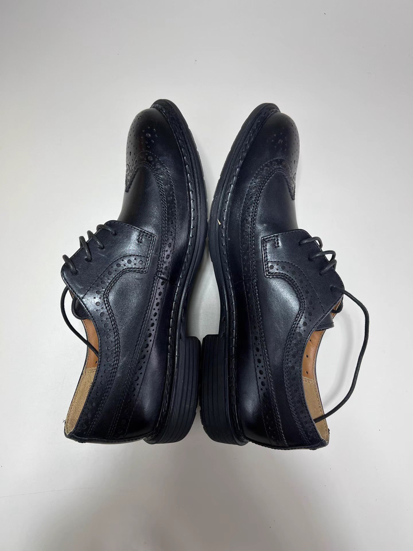 Clarks CLARKS Black Brogue Leather Shoes Size US 9 / EU 42 - 3 Thumbnail
