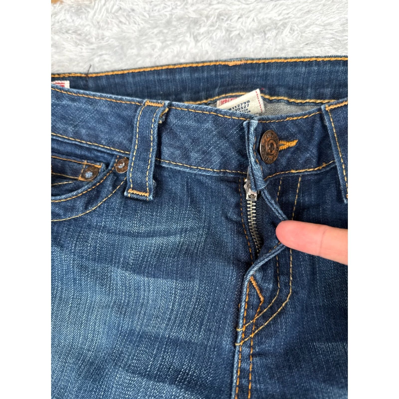 True Religion True Religion Women's Flared Jeans 32" Waist 31" Inseam Light Wash Denim Cotton Stretch Retro 2000s Size 24" / US 00 / IT 34 - 5 Thumbnail