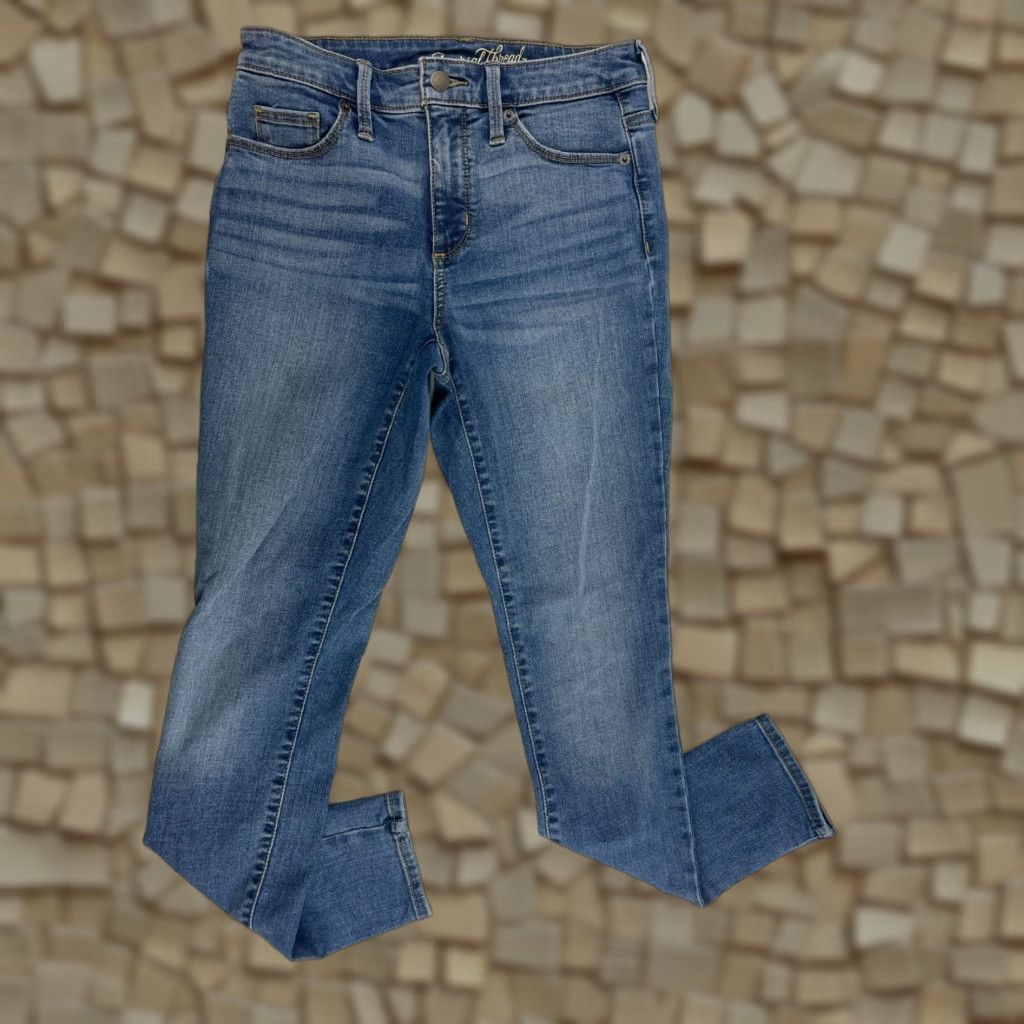 Vintage Universal Thread Jeans Women's 2/26r Blue Denim Skinny Mid Rise Pants Jeans Shirt? Size 28" / US 6 / IT 42 - 1 Thumbnail
