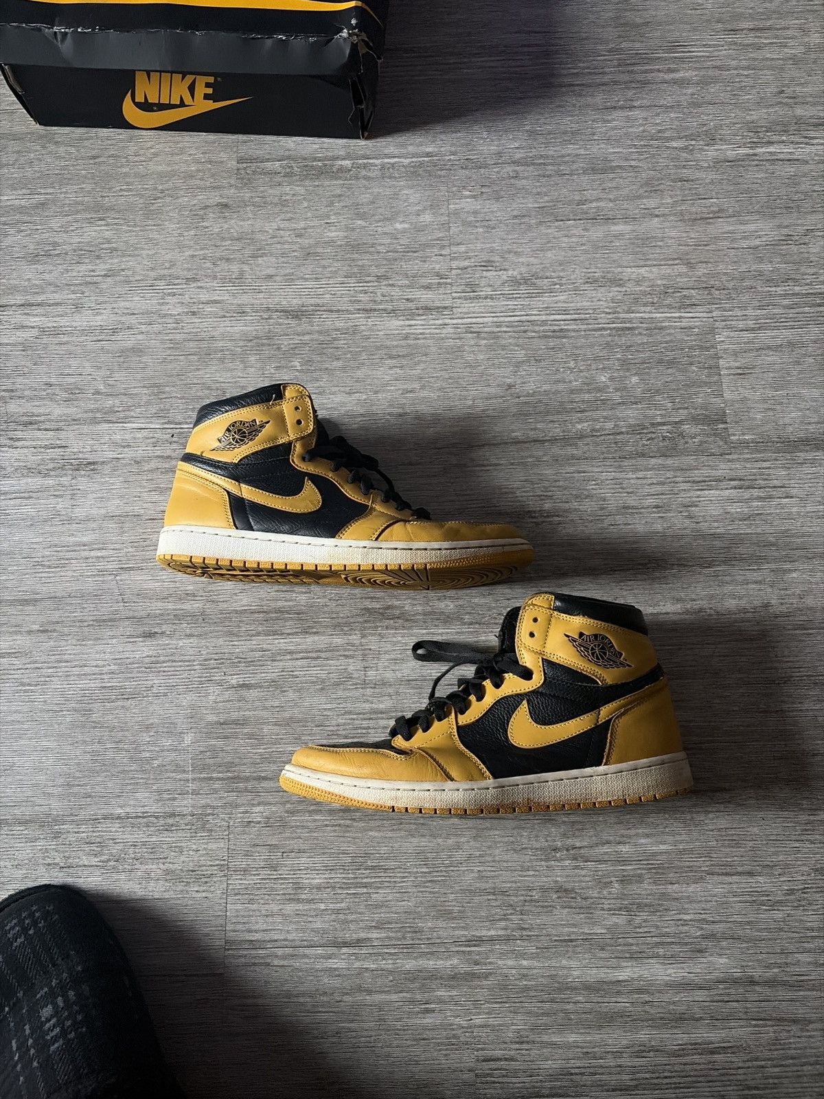 Jordan Brand Jordan 1 OG ‘Pollen’ Size US 11.5 / EU 44-45 - 2 Thumbnail