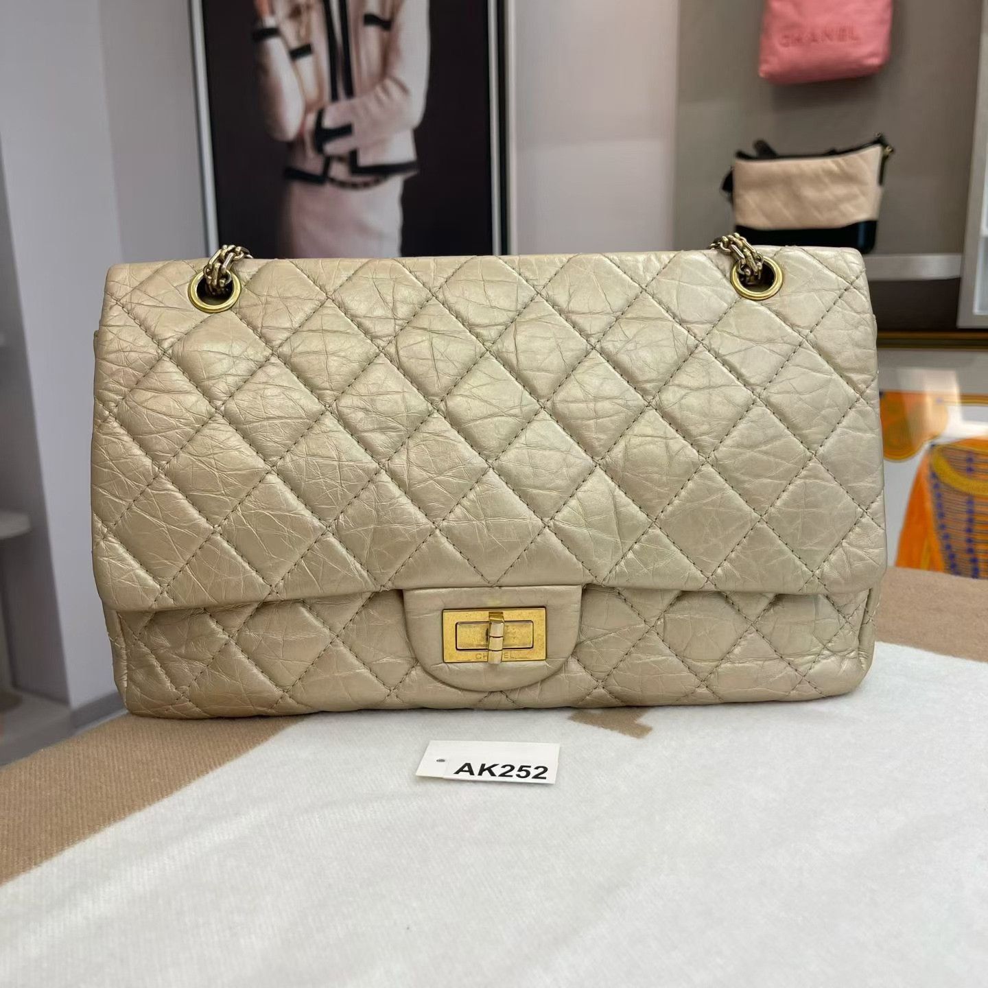 Chanel Pre-loved Bag Very good condition Size ONE SIZE - 1 Thumbnail