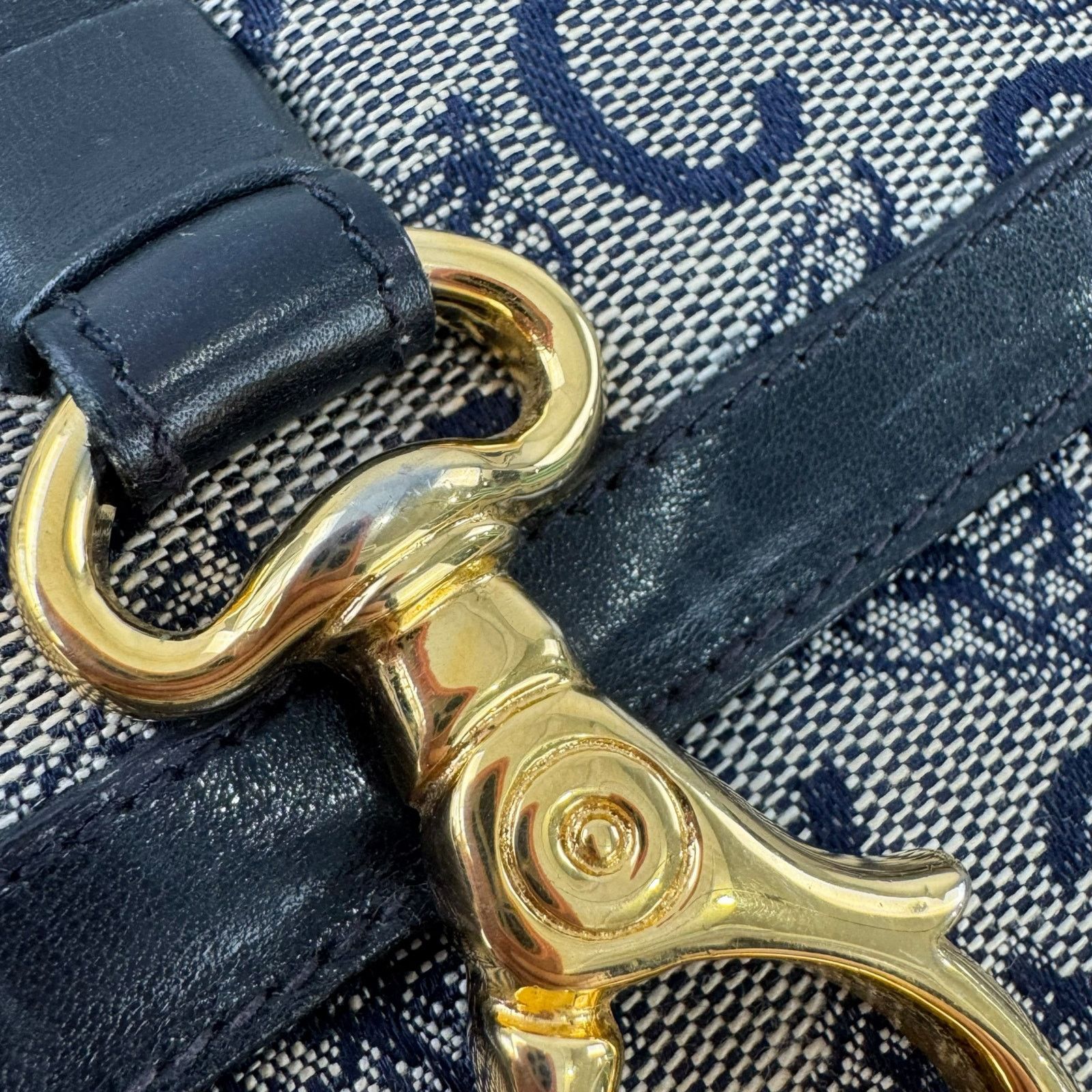 Celine Celine Vintage Triomphe Shoulder Bag Size ONE SIZE - 23 Thumbnail