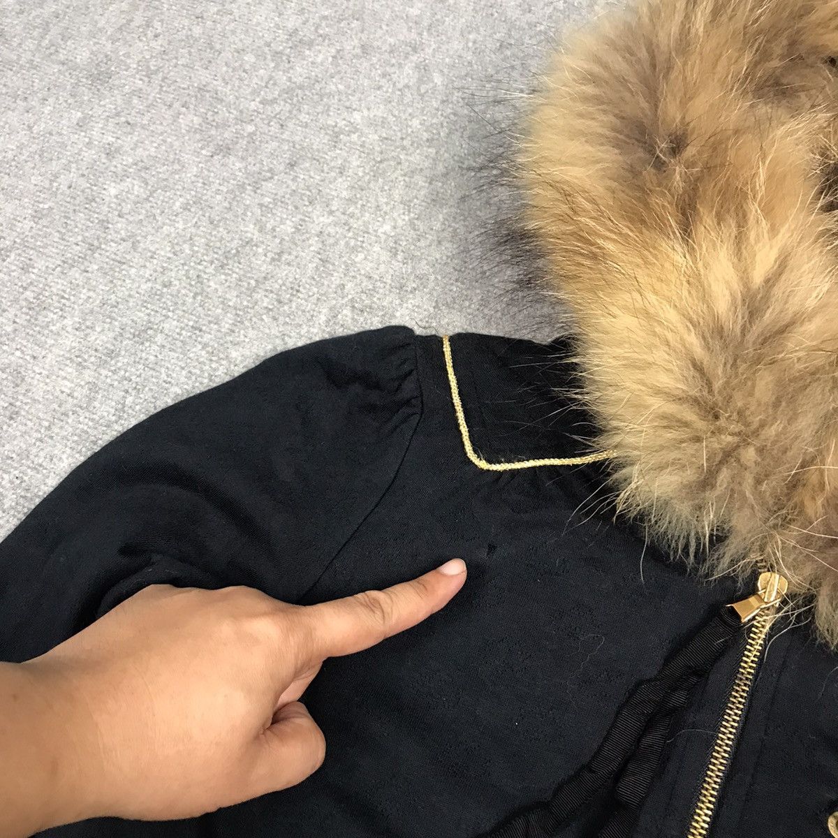 If Six Was Nine × Marc by Marc Jacobs MARC BY MARC JACOBS BLACK FUR HOODIES JACKET Size S / US 4 / IT 40 - 8 Thumbnail