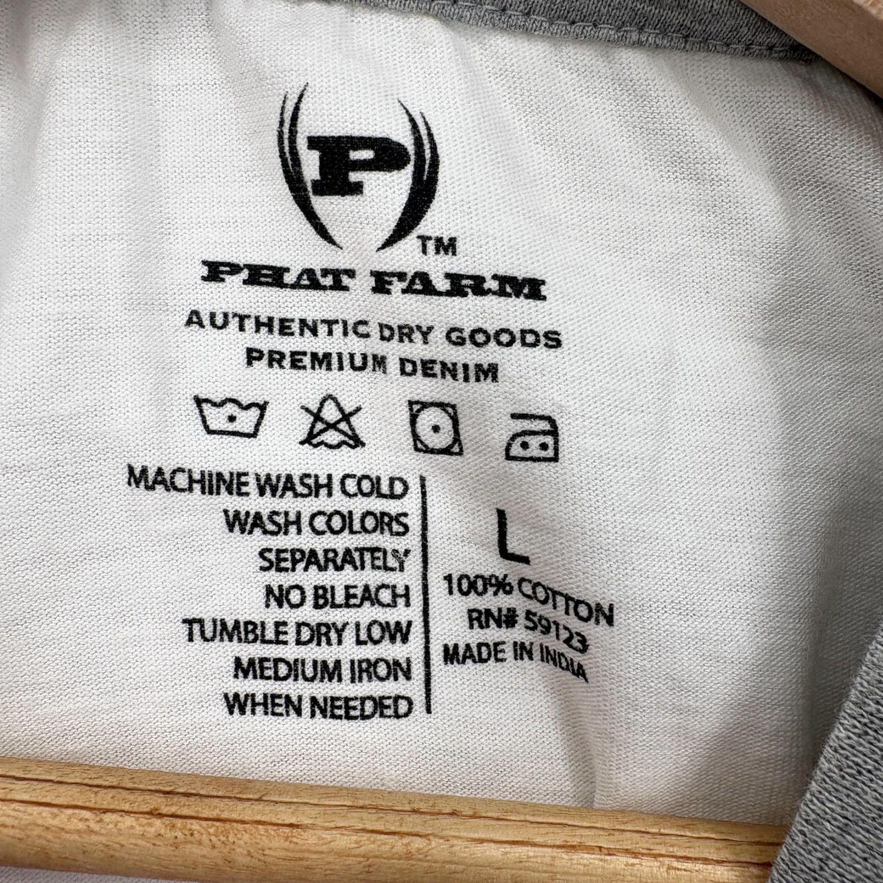 Phat Farm VINTAGE Phat Farm Shirt Mens L White East Coast Division New York Graphic Tee Y2K Size US L / EU 52-54 / 3 - 5 Thumbnail