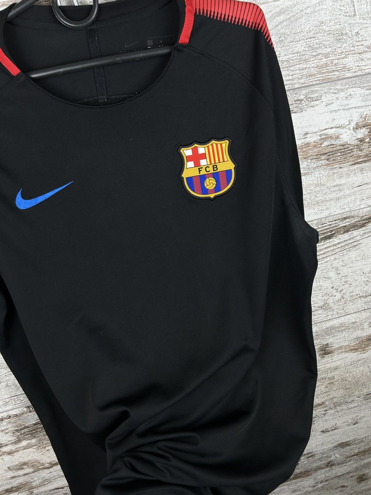 Nike Mens Vintage Nike FC Barcelona T Shirt y2k soccer jersey 90s Size US S / EU 44-46 / 1 - 9 Thumbnail
