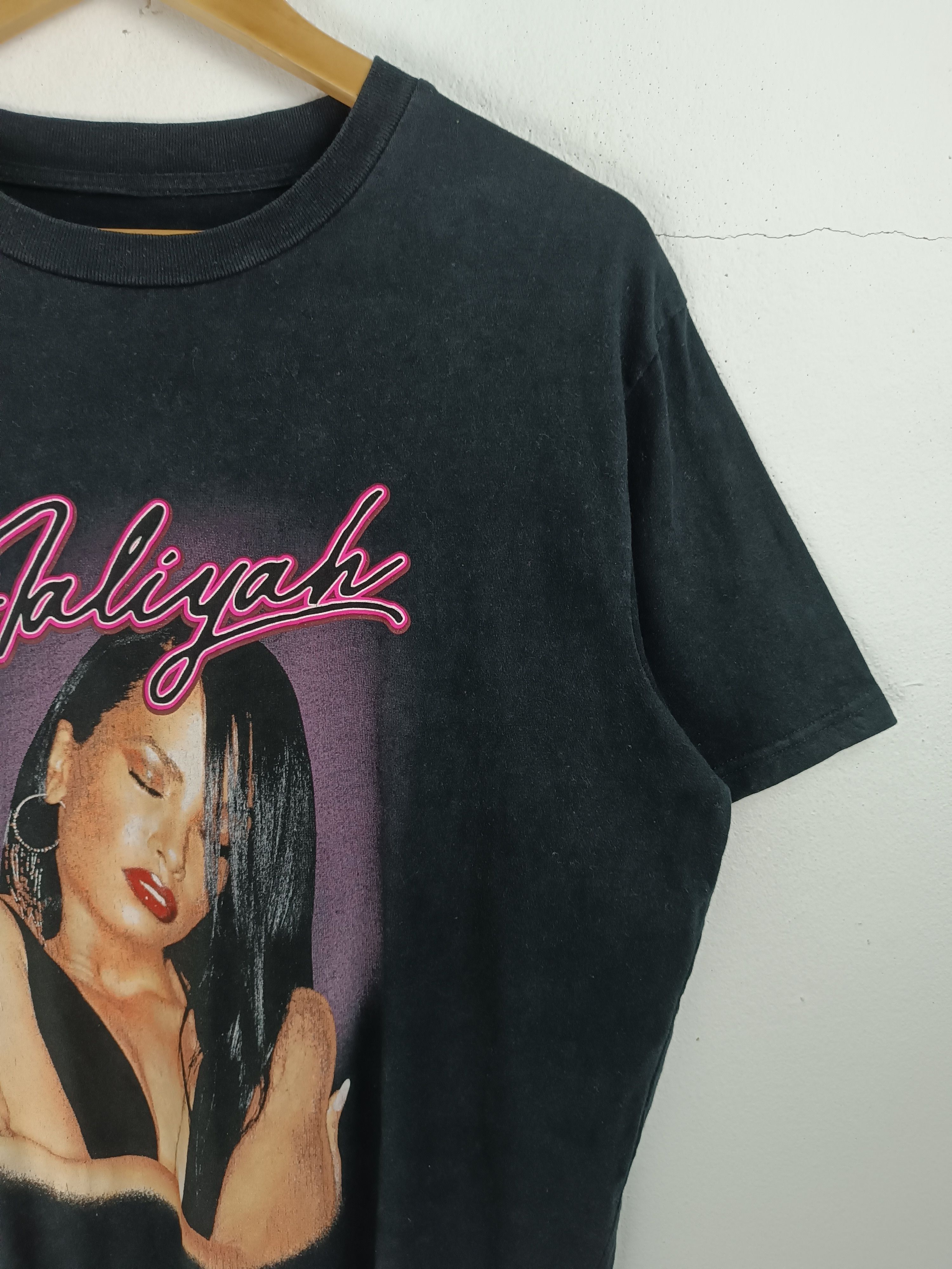 Rap Tees VINTAGE AALIYAH WORLD TOUR 1997 TOUR TEE jcole left eye dre Size US L / EU 52-54 / 3 - 6 Thumbnail