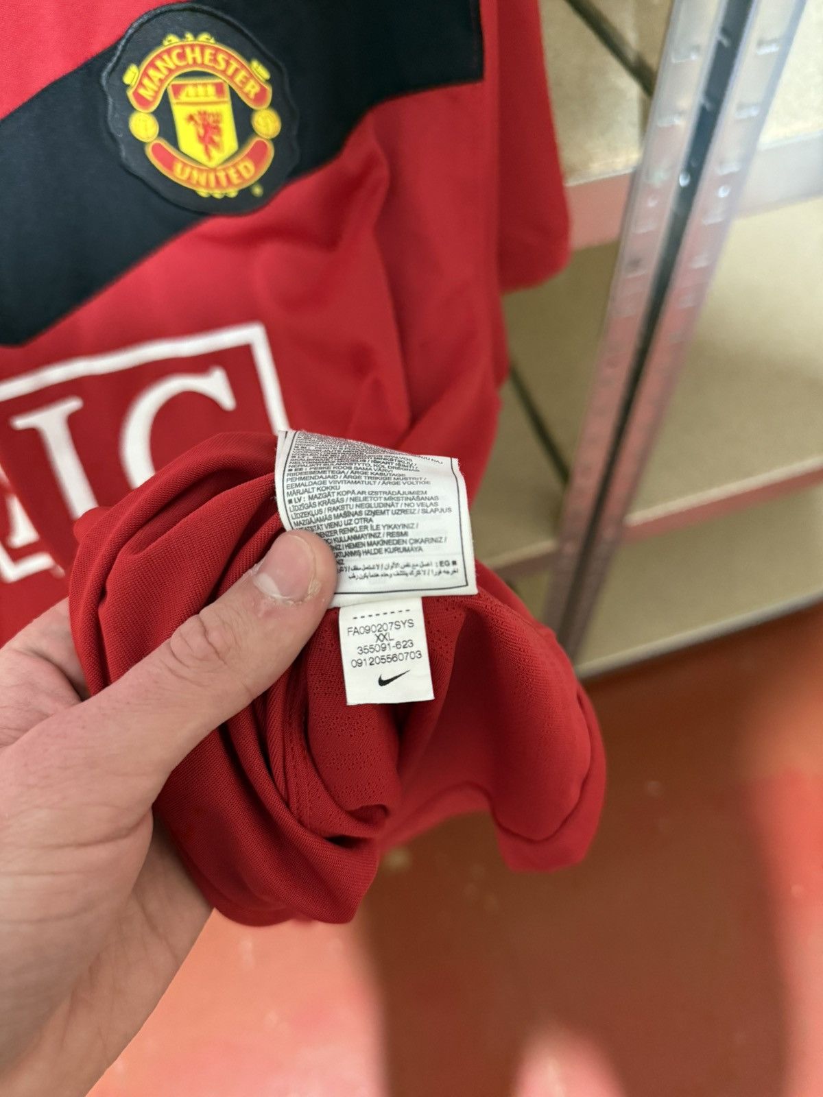 Nike × Vintage Nike 2009 2010 Manchester United Giggs Home Soccer Jersey Size US XXL / EU 58 / 5 - 8 Thumbnail