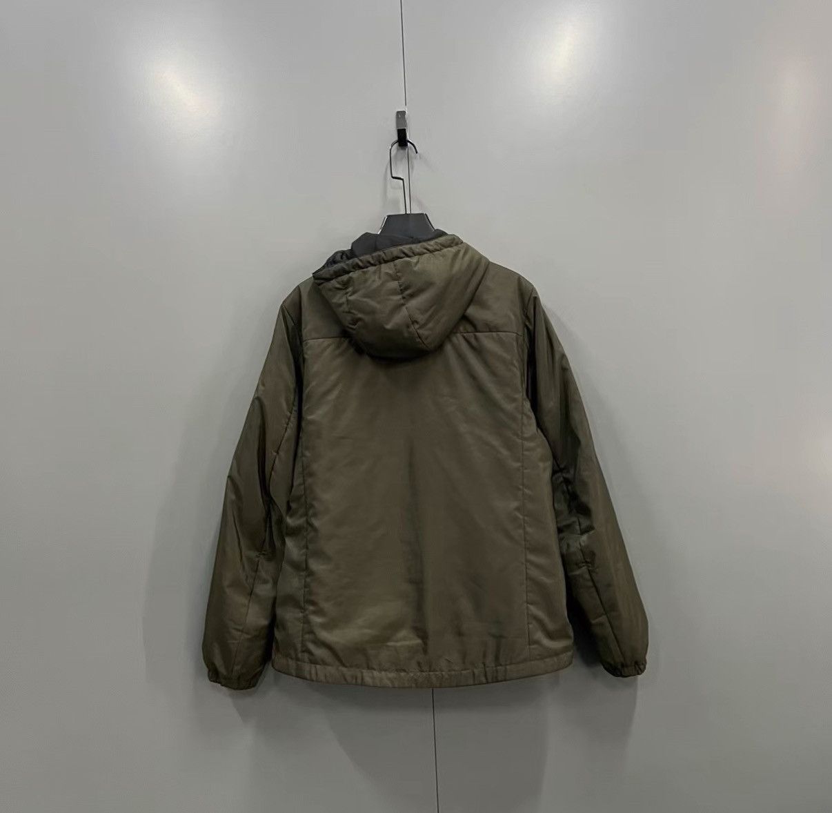 Prada PRADA triangle logo reversible hooded jacket J41 Size US L / EU 52-54 / 3 - 2 Thumbnail