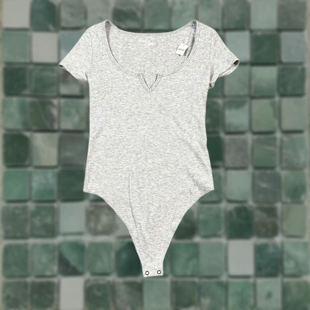 Vintage Aerie Bodysuit Shirt Womens Gray Short Sleeve Size M Adult Regular Stretch Snap VINTAGE: No Size M / US 6-8 / IT 42-44 - 1 Thumbnail