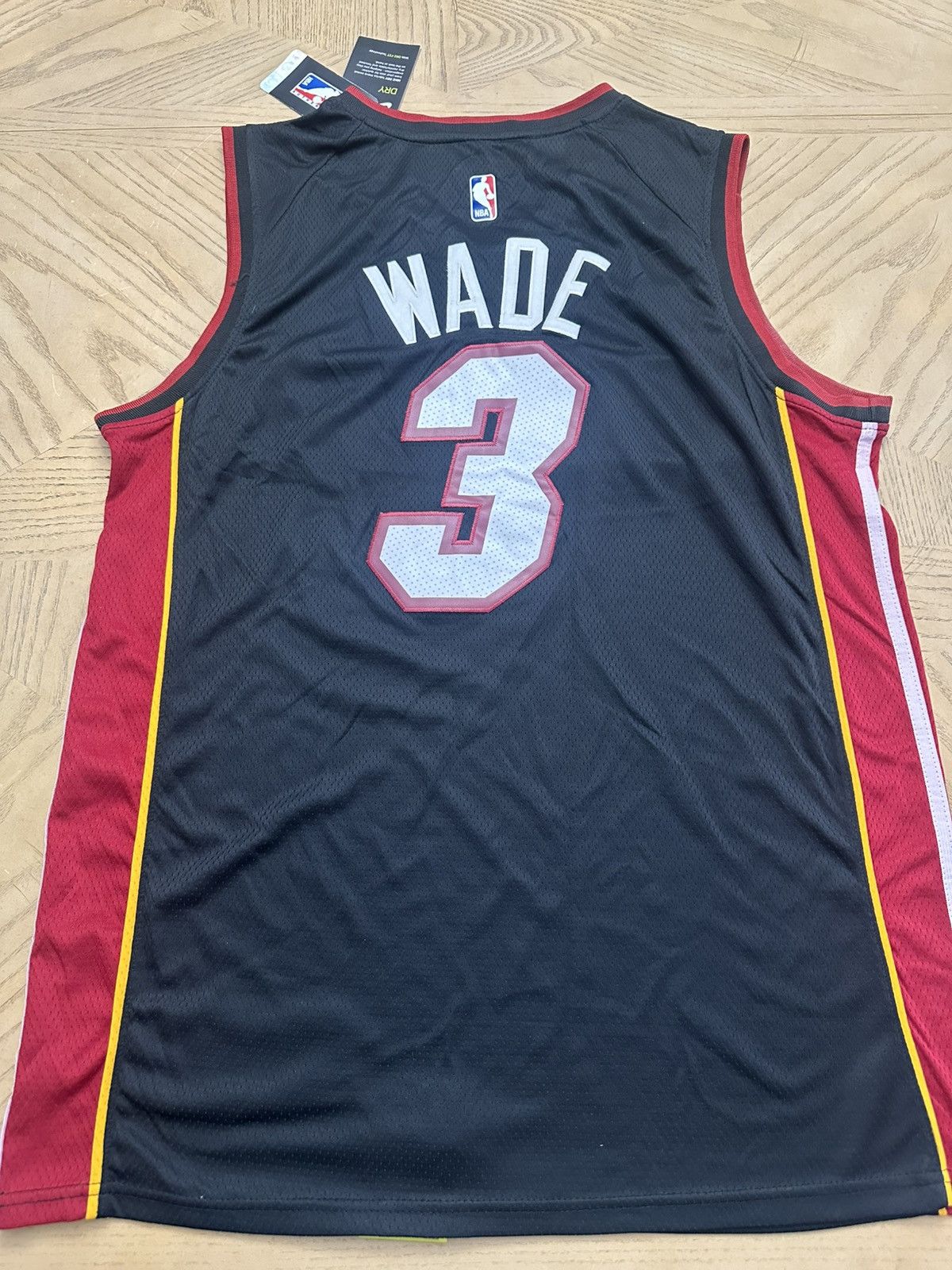 Nike Dwyane Wade Miami Heat Nike Association Edition Swingman Size US L / EU 52-54 / 3 - 7 Thumbnail