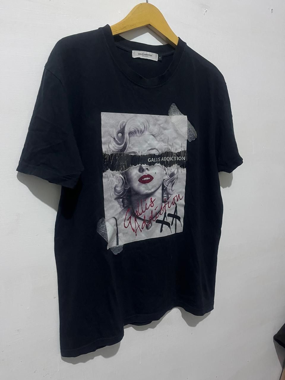 Band Tees Marilyn Monroe T shirt Gallis Addiction Vintage Size US L / EU 52-54 / 3 - 4 Thumbnail