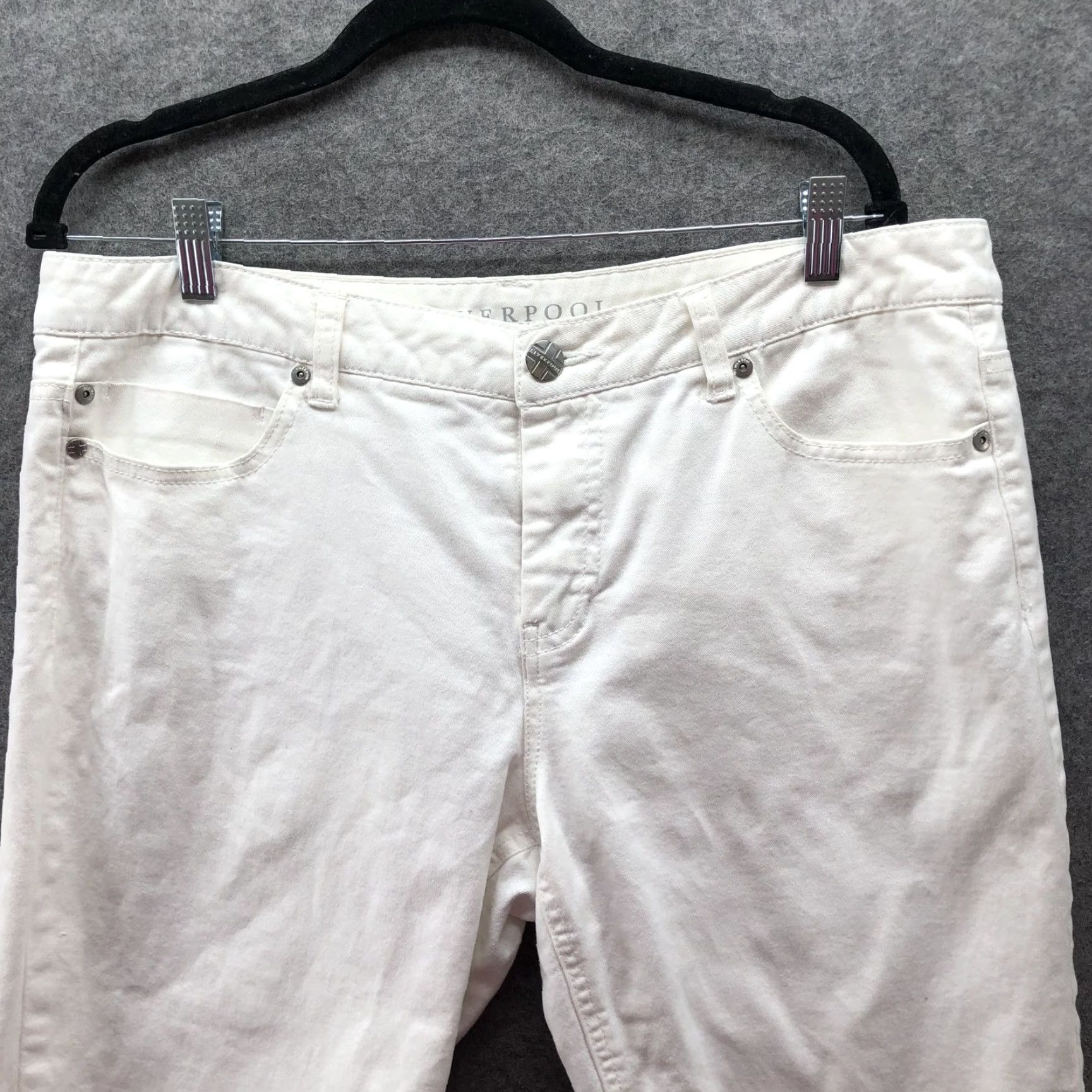 Vintage Liverpool Jeans Capri Shorts Womens 14 White Stretch Mid Rise 5-Pocket Denim Capri Size 36" / US 14 / IT 50 - 3 Thumbnail