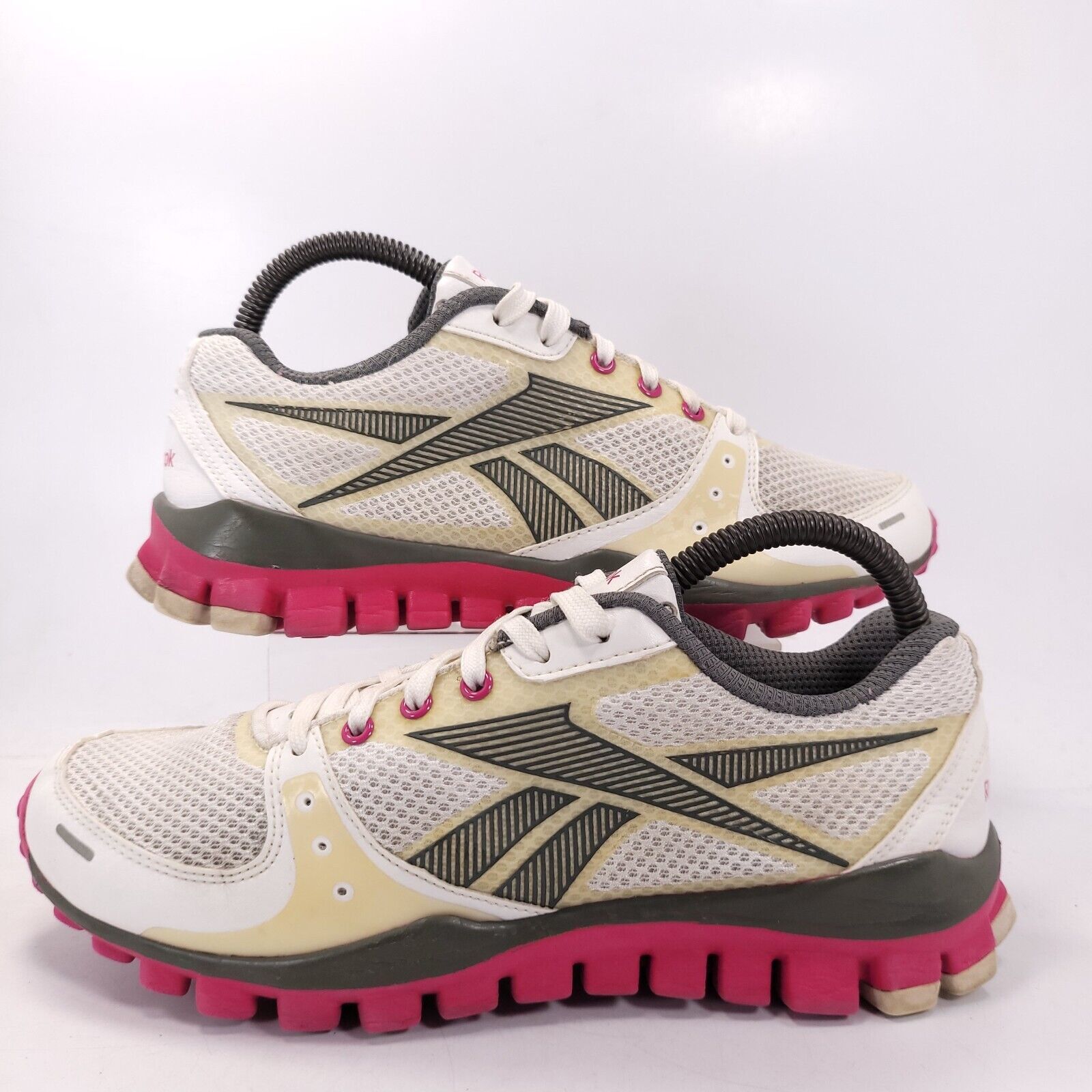 Reebok Reebok ZigFly Zignano Athletic Shoe Womens Size 8 J90052 Size US 8 / IT 38 - 5 Thumbnail
