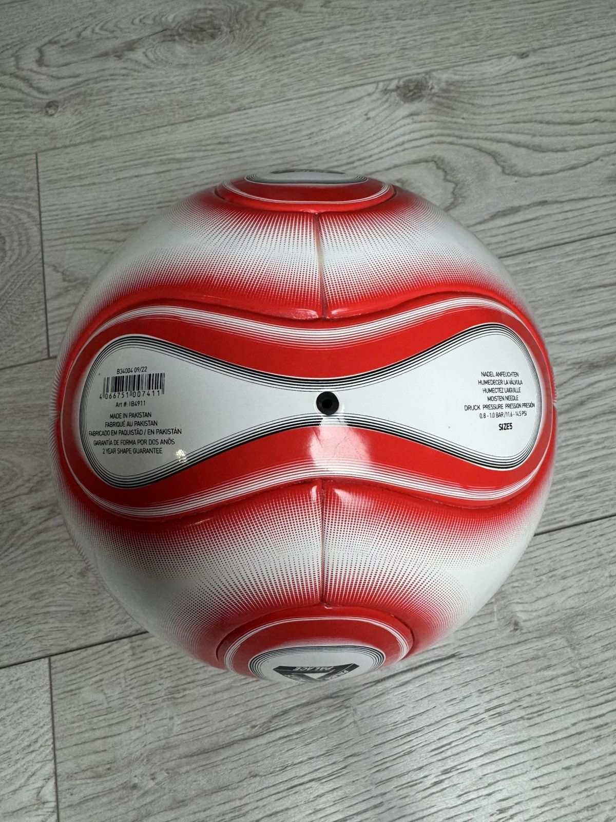 Palace × Y-3 Adidas Y-3 Palace Teamgeist Ball Limited Edition Size ONE SIZE - 3 Thumbnail