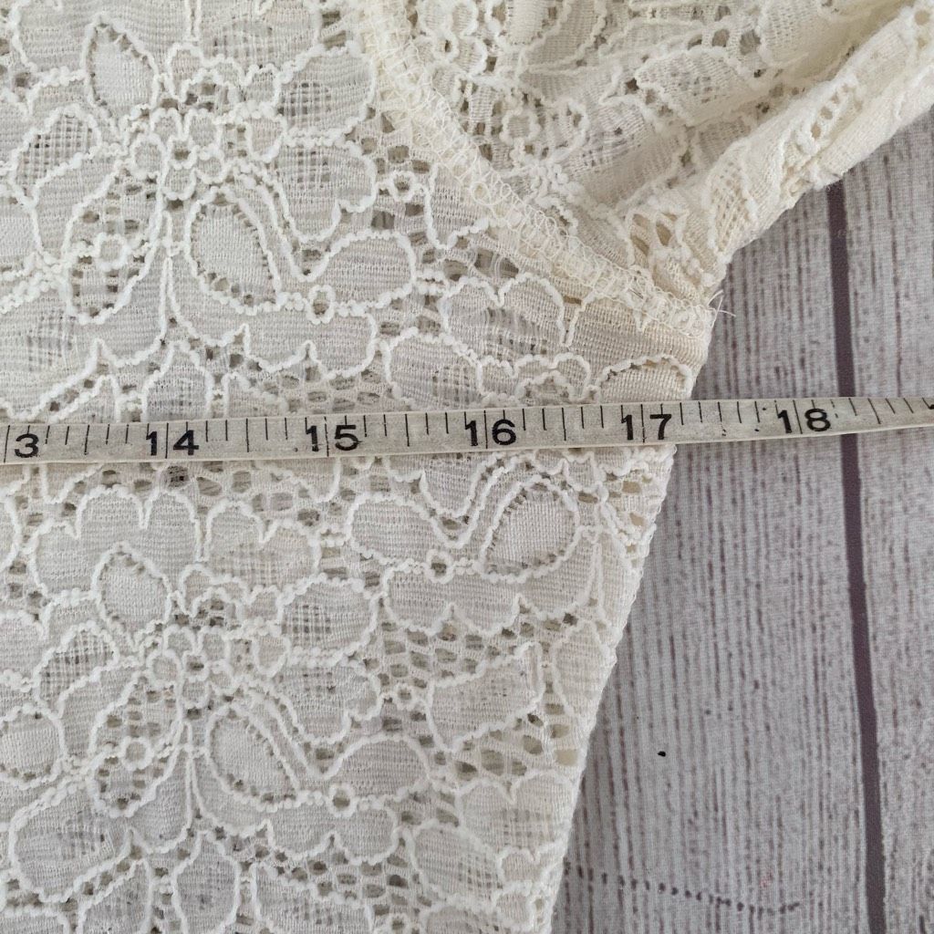 Express Express women S scoopneck long sleeve lace fitted blouse bla Size S / US 4 / IT 40 - 9 Thumbnail