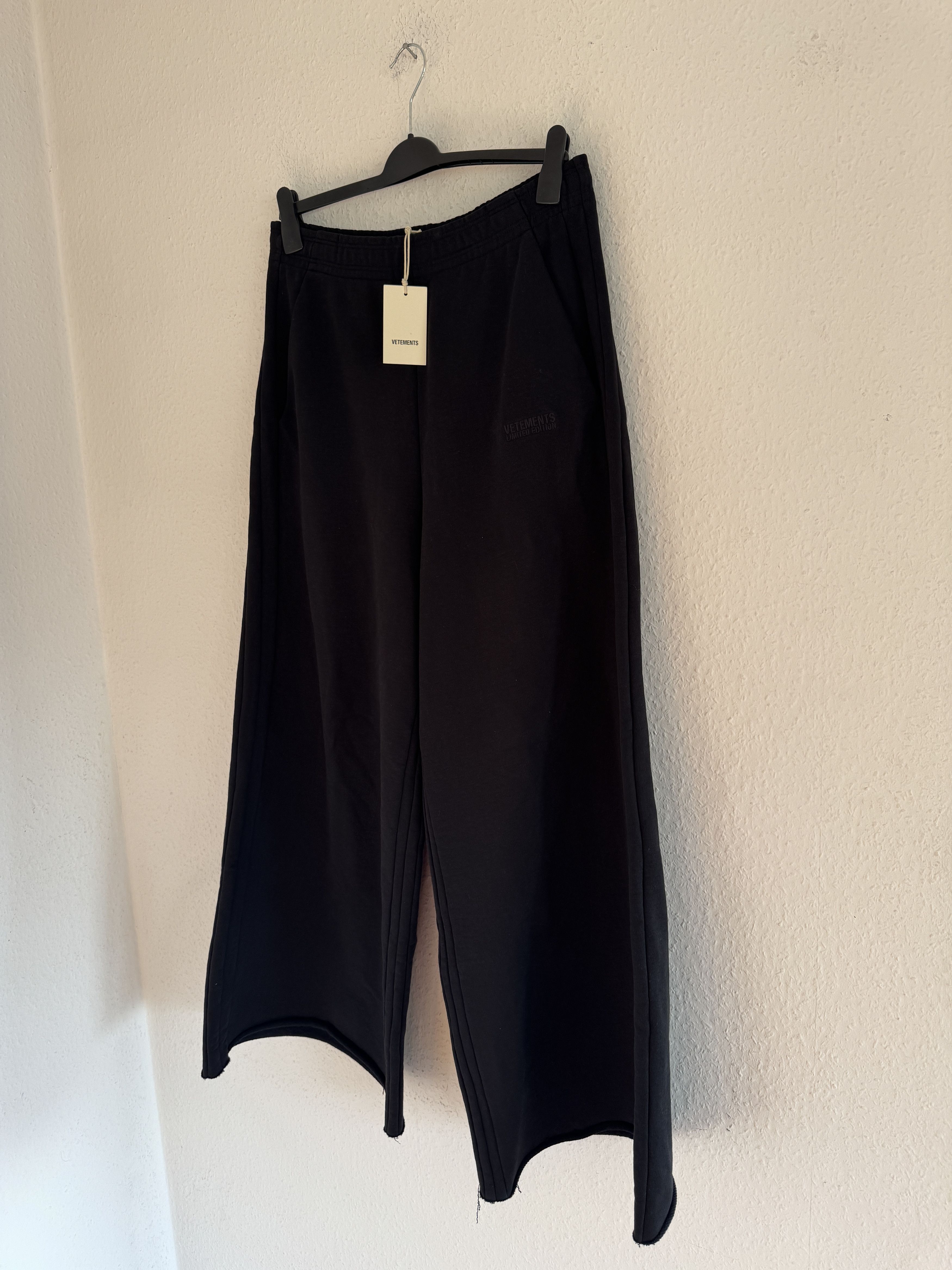 Vetements Wide-leg panelled sweatpants (revised fit version) Size US 34 / EU 50 - 3 Thumbnail