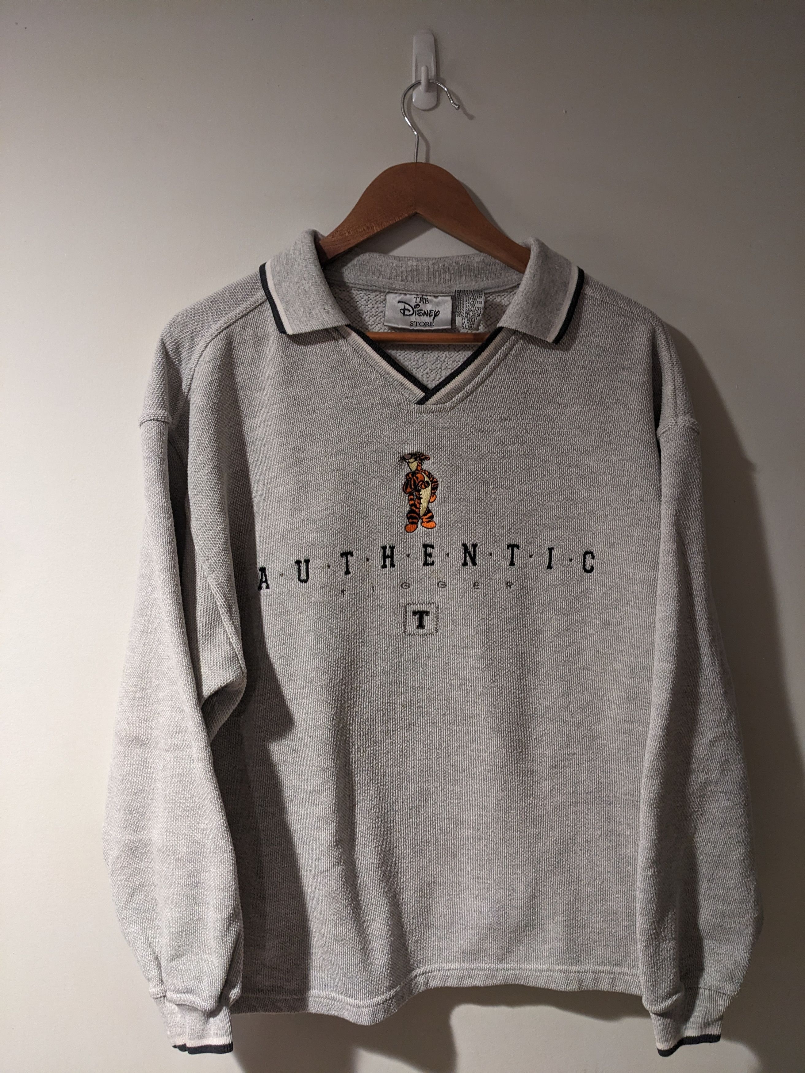 Disney × Vintage Vintage 90s Winnie the Pooh Tigger Gray Large Sweatshirt Size US L / EU 52-54 / 3 - 1 Thumbnail