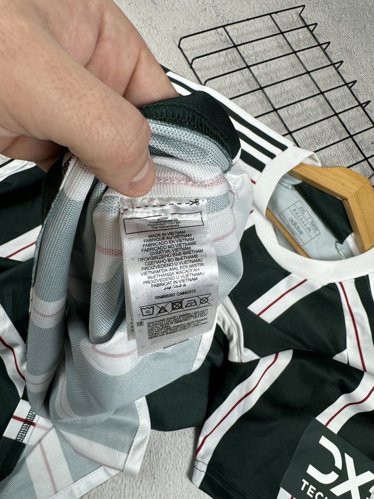 Adidas × Vintage HOJLUND Manchester United 2023/24 Adidas Jersey Blokcore XL Size US XL / EU 56 / 4 - 8 Thumbnail