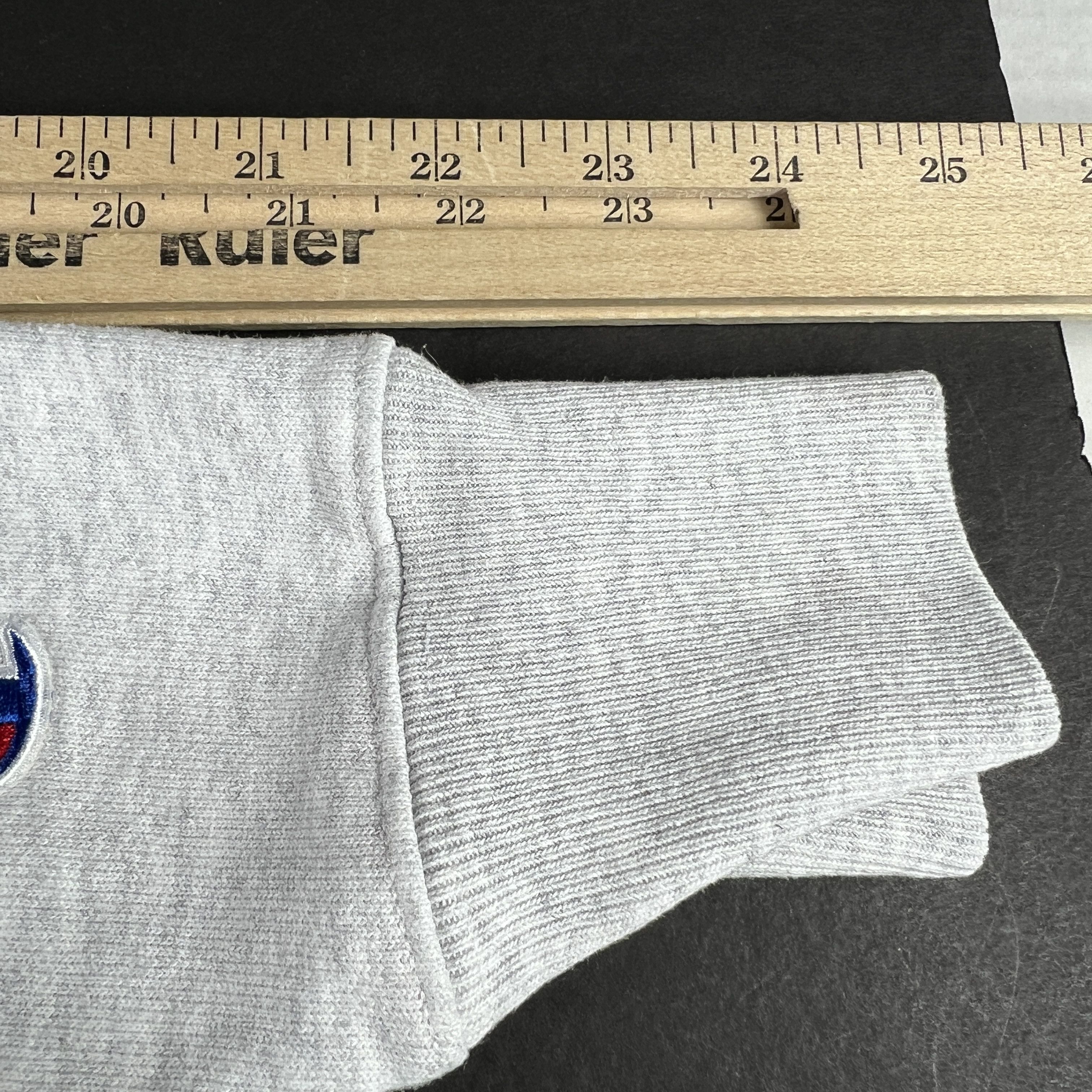 Champion × NCAA × Vintage Champion Reverse Weave South Dakota Coyotes Grey Crewneck Size US S / EU 44-46 / 1 - 12 Thumbnail
