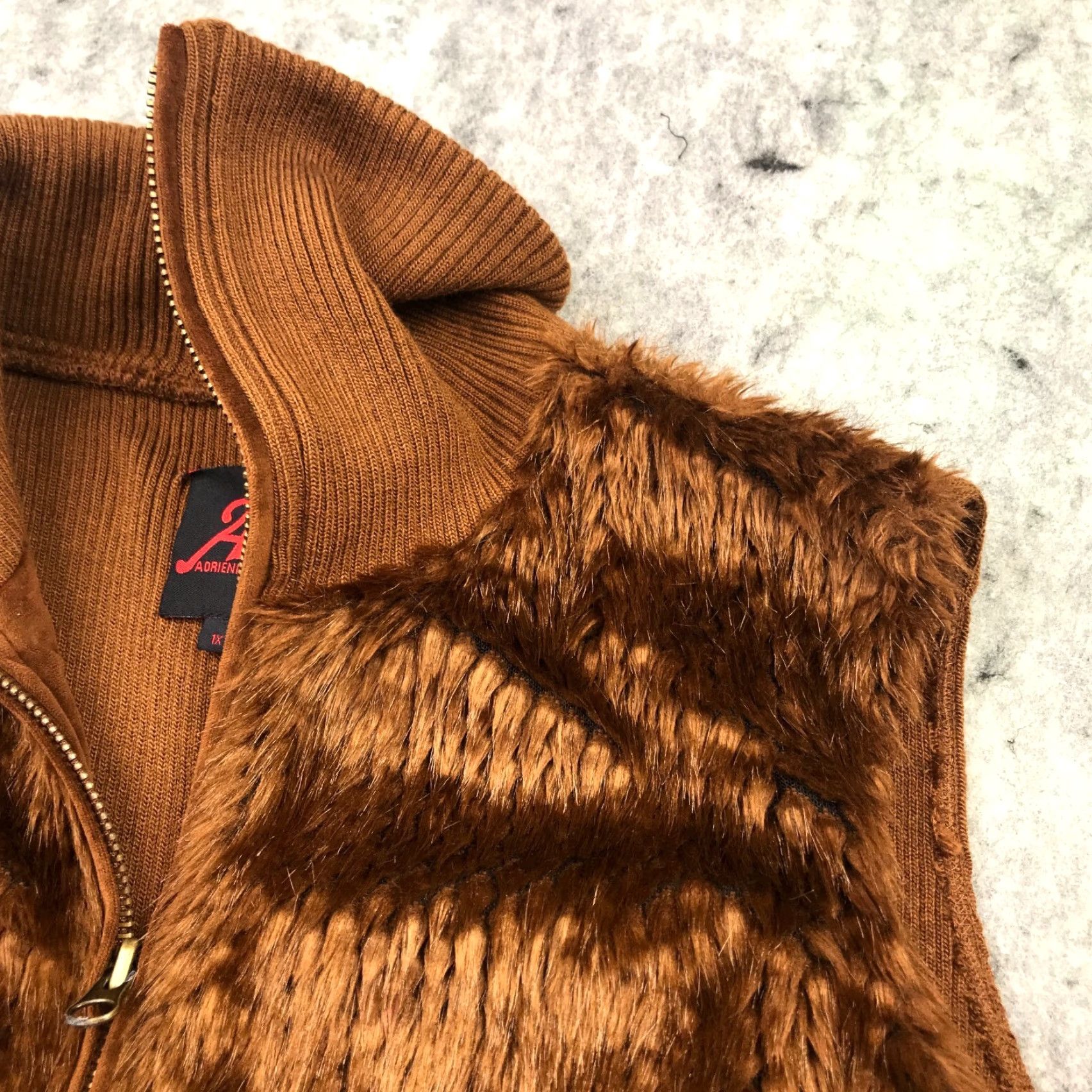 Vintage Adrienne Landau Womens Vest 1X Brown Full Zip High Collar Faux Fur Lined Knit Zip Vest 1X Womens Brown Adrienne Landau Vest Size XL / US 12-14 / IT 48-50 - 4 Thumbnail
