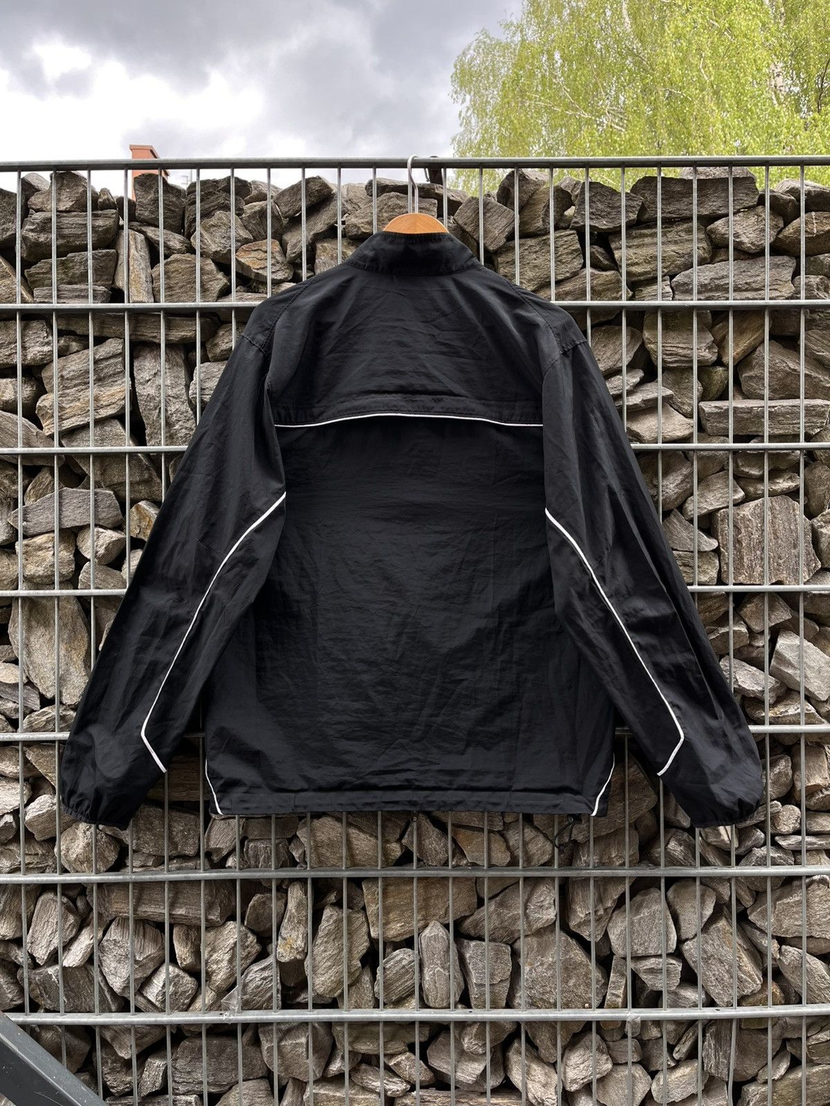 Nike Vintage Nike Swoosh Track Suit Nylon Y2K Windbreaker Rare Size US L / EU 52-54 / 3 - 5 Thumbnail