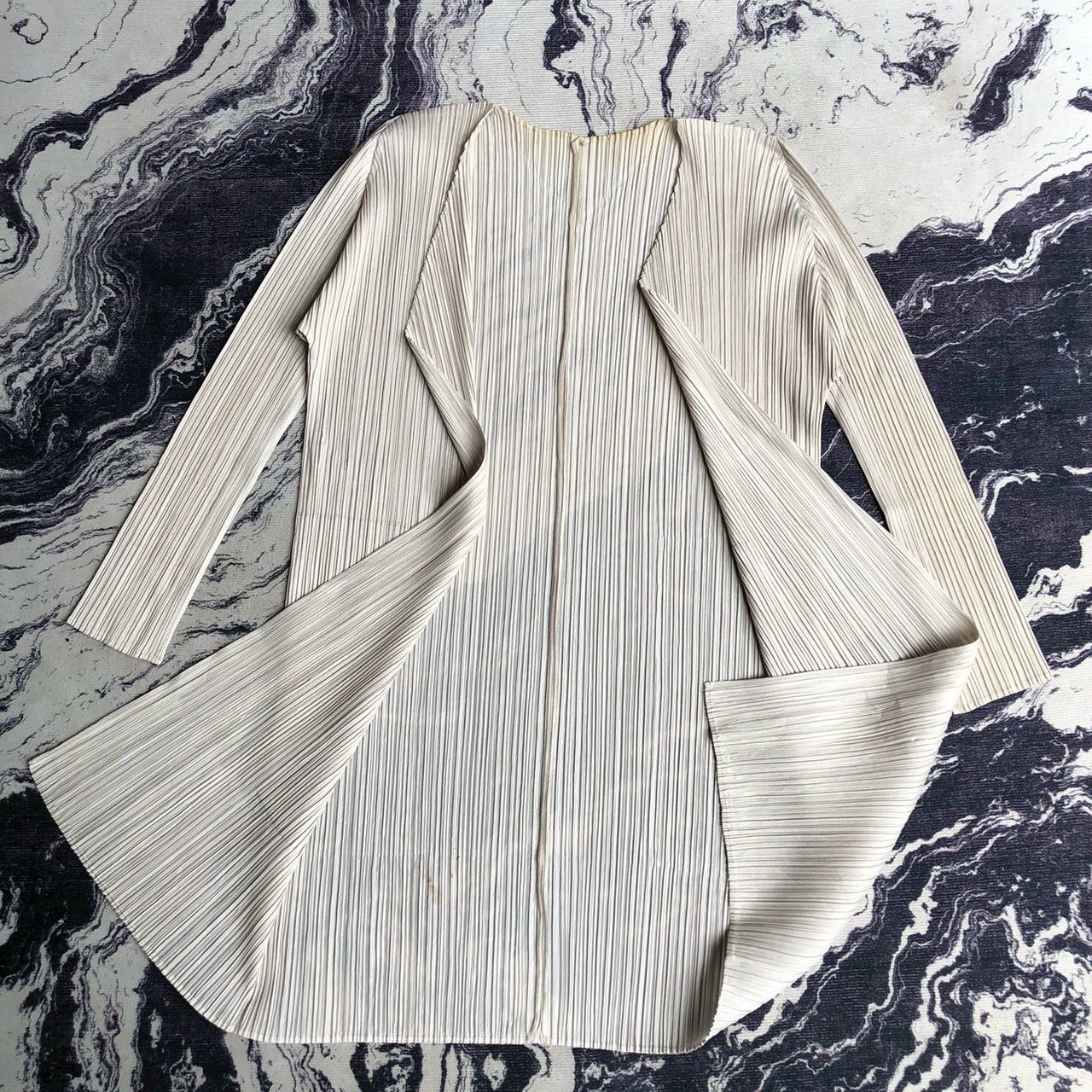 Pleats Please Issey Miyake Pleats Please Issey Miyake Pleated Dress Cardigan Size L / US 10 / IT 46 - 1 Thumbnail