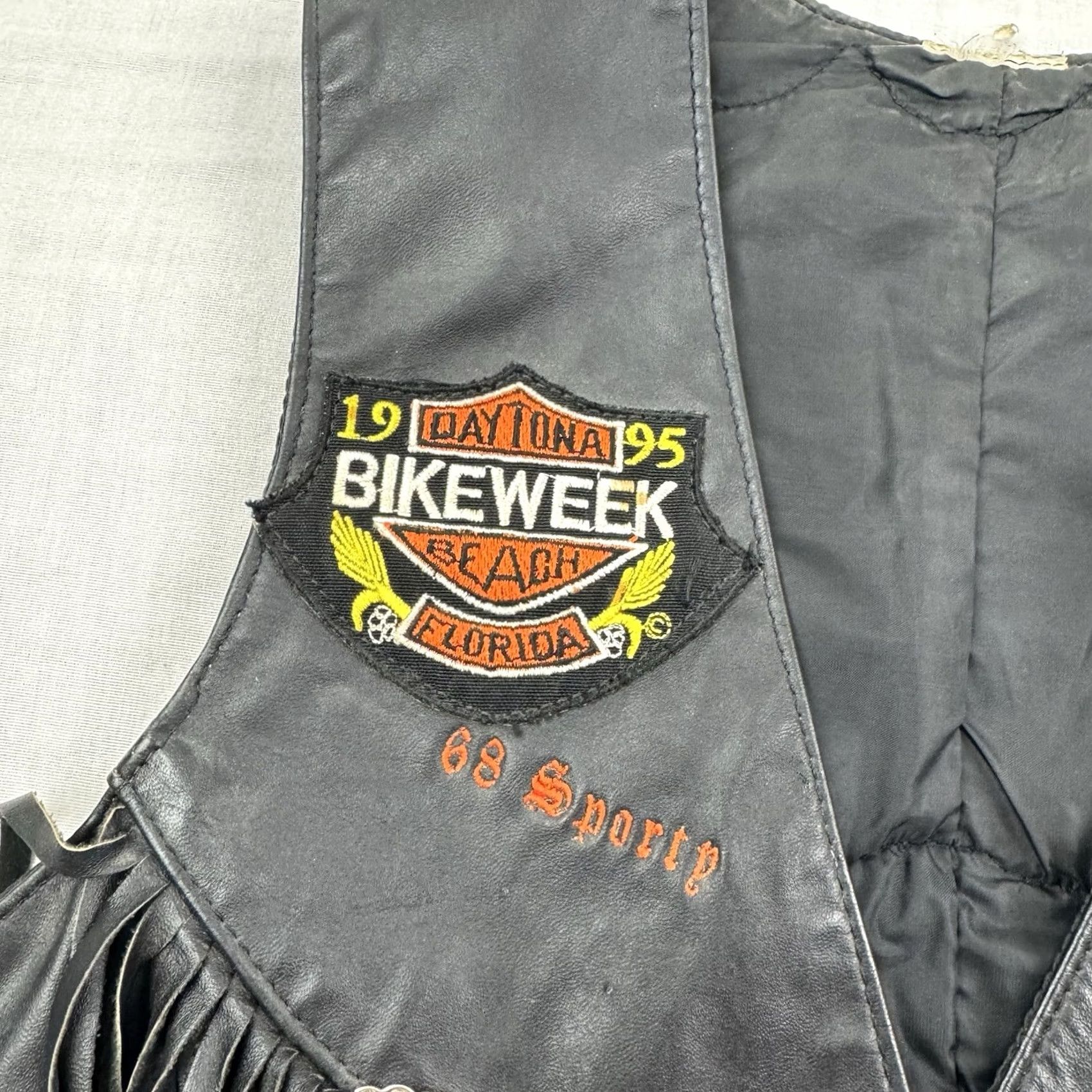 Harley Davidson VINTAGE Leather Biker Vest Womens M Black Harley Davidson 90s Patches Travel Casual Men? Womens Size M / US 6-8 / IT 42-44 - 2 Thumbnail