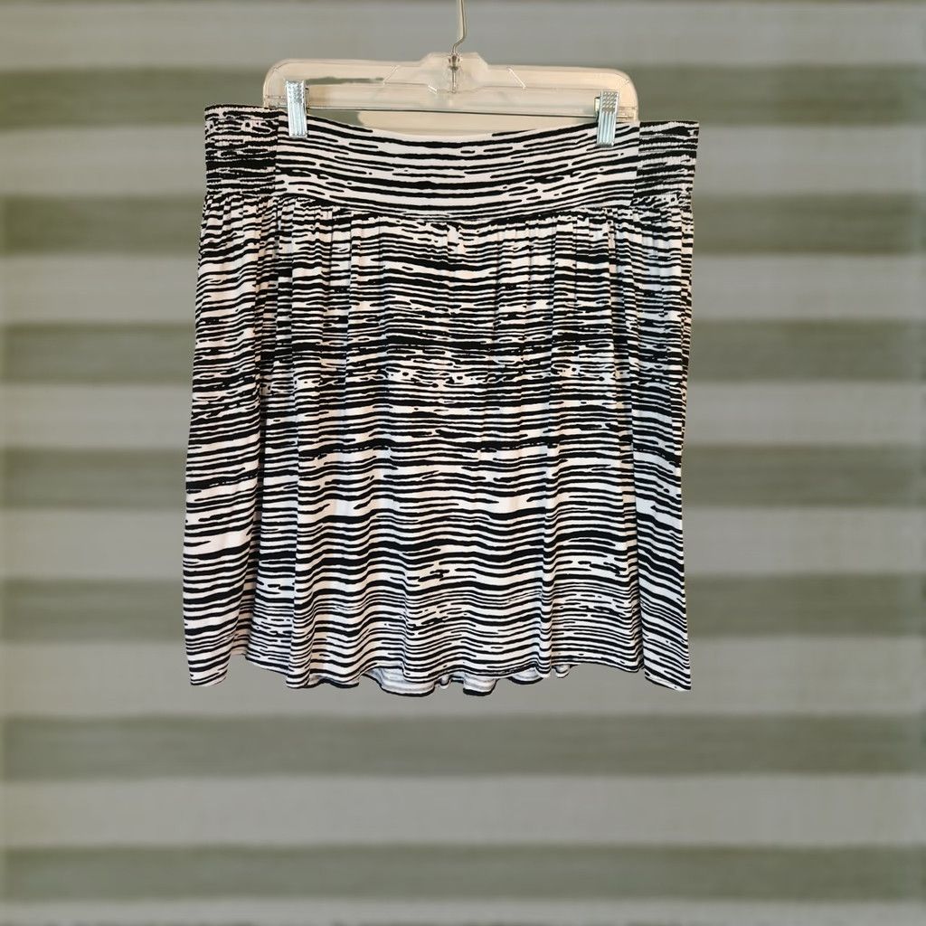 Vintage Lane Bryant Zebra Print A-Line Skirt 18/20 Womens Knee Length Elastic Waist Plus Size White Black Pattern Skirt Size 40" / US 18 - 1 Thumbnail