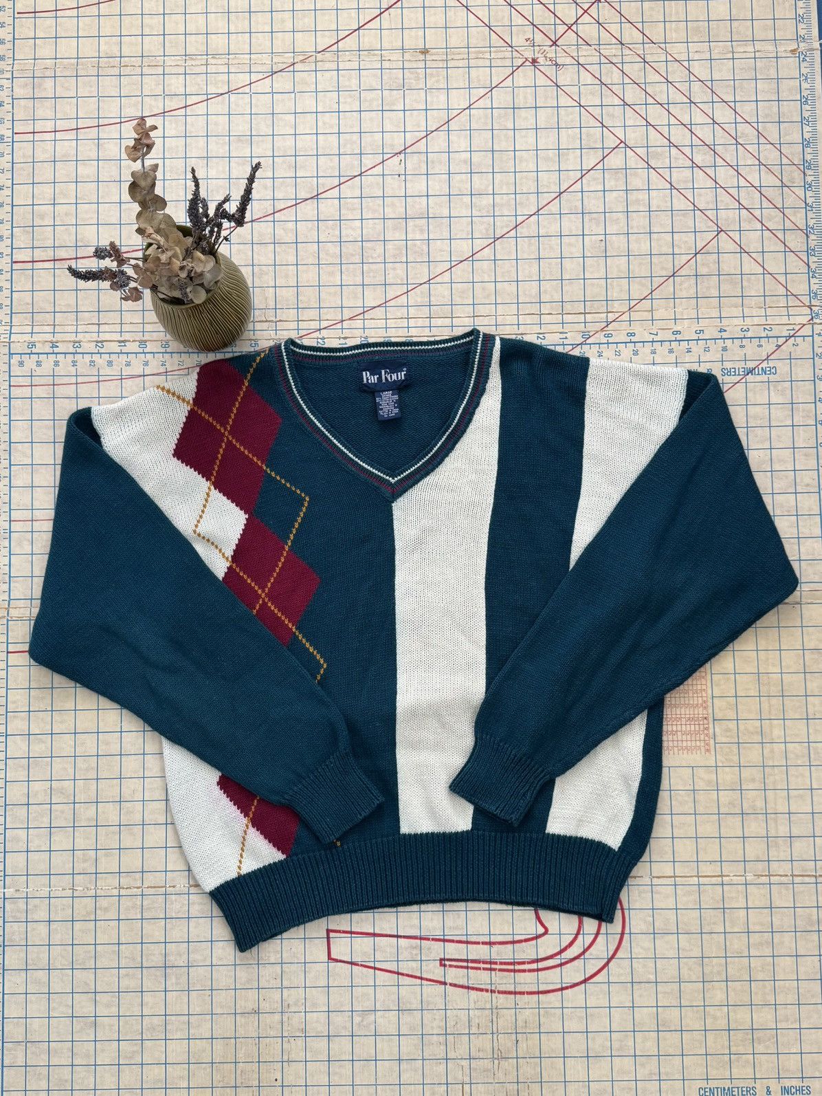 Vintage Vintage Par Four Argyle V-Neck Knit Sweater Mens Size Large Size US L / EU 52-54 / 3 - 8 Thumbnail