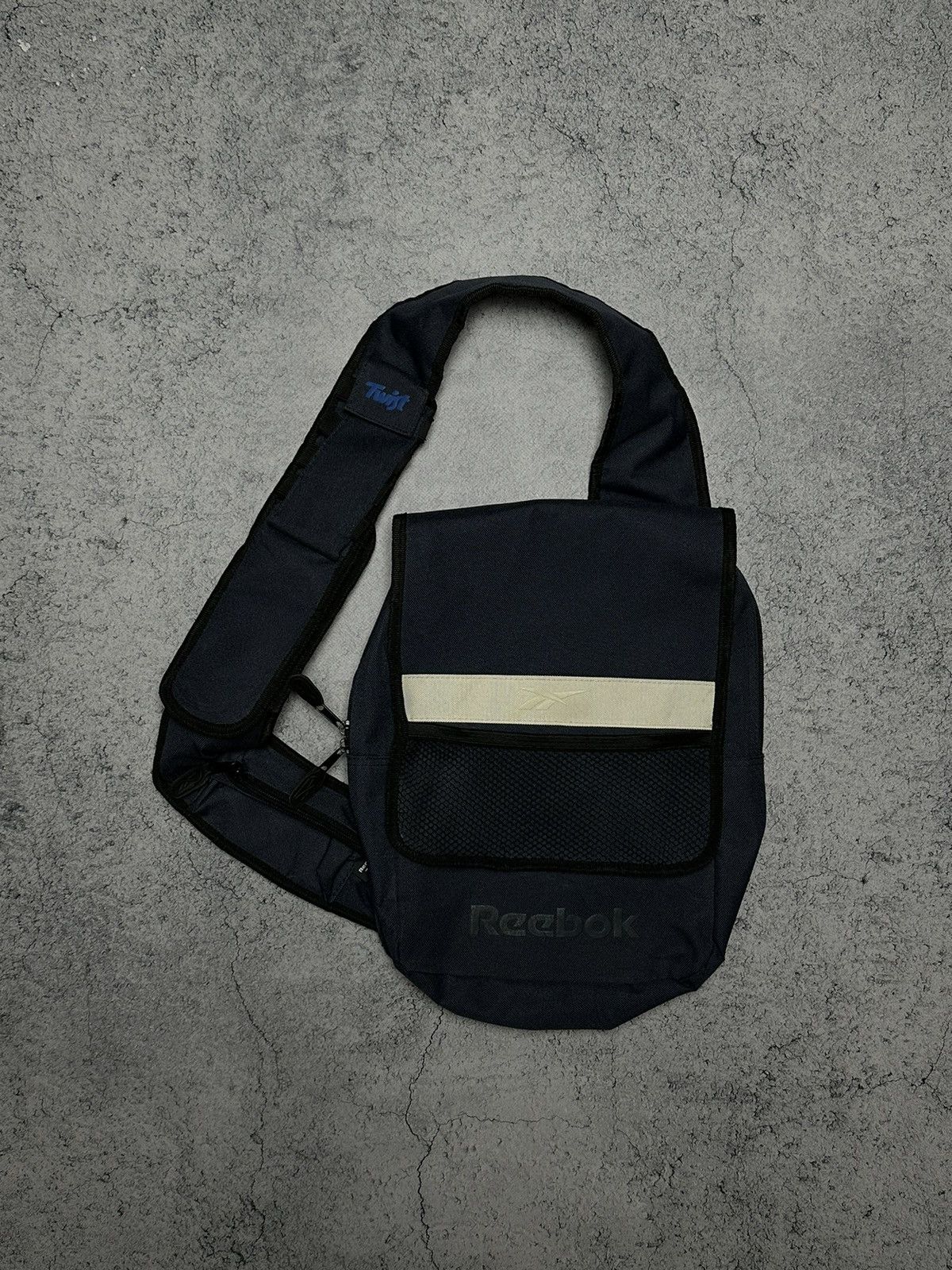 Vintage Reebok Sling Crossbody Bag Gorpcore in Navy, Men's