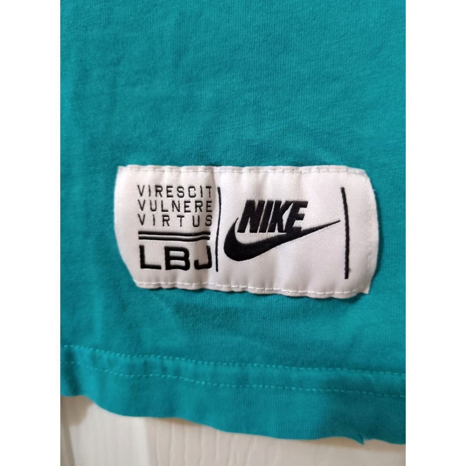 Nike Nike T-Shirt Mens Medium Turquoise King Is King LBJ South Beach Beach Graphic Print Regular Fit Crew Neck Short Sleeve Men Size US M / EU 48-50 / 2 - 2 Thumbnail