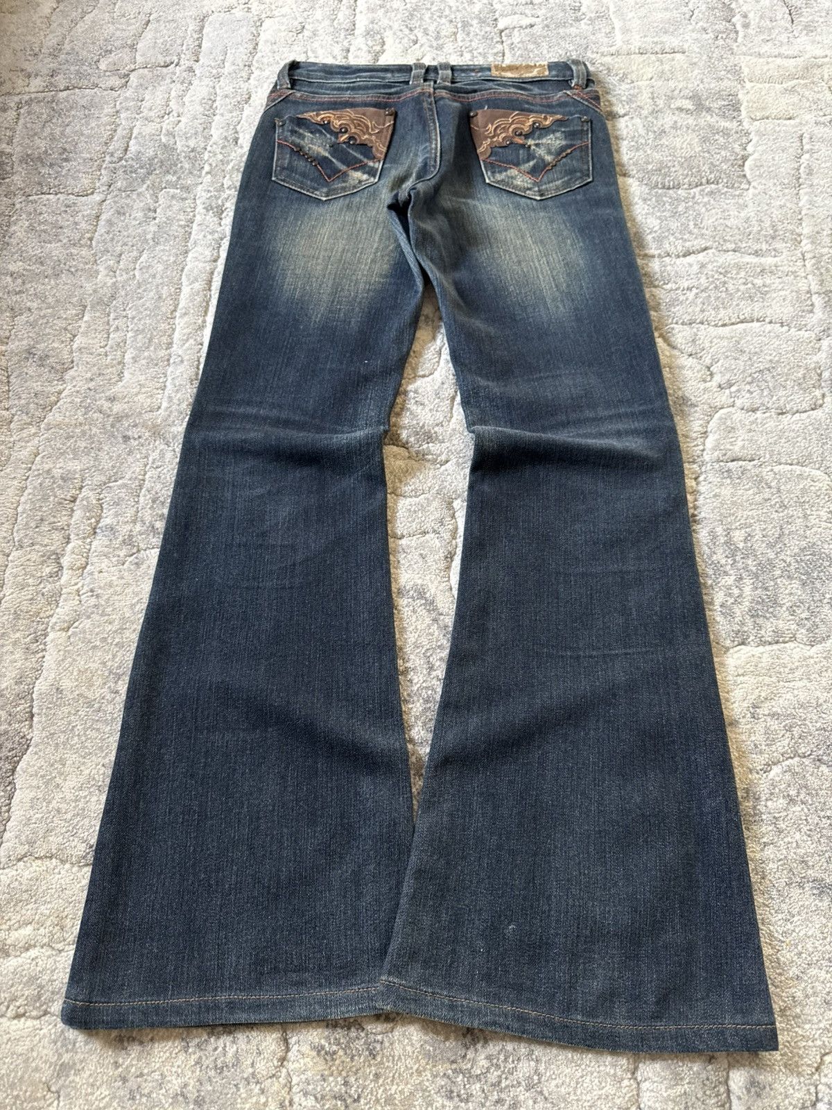 Tornado Mart Tornado Mart Style Studded Tribal Trim Pocket Flared Jeans Size US 27 - 2 Thumbnail