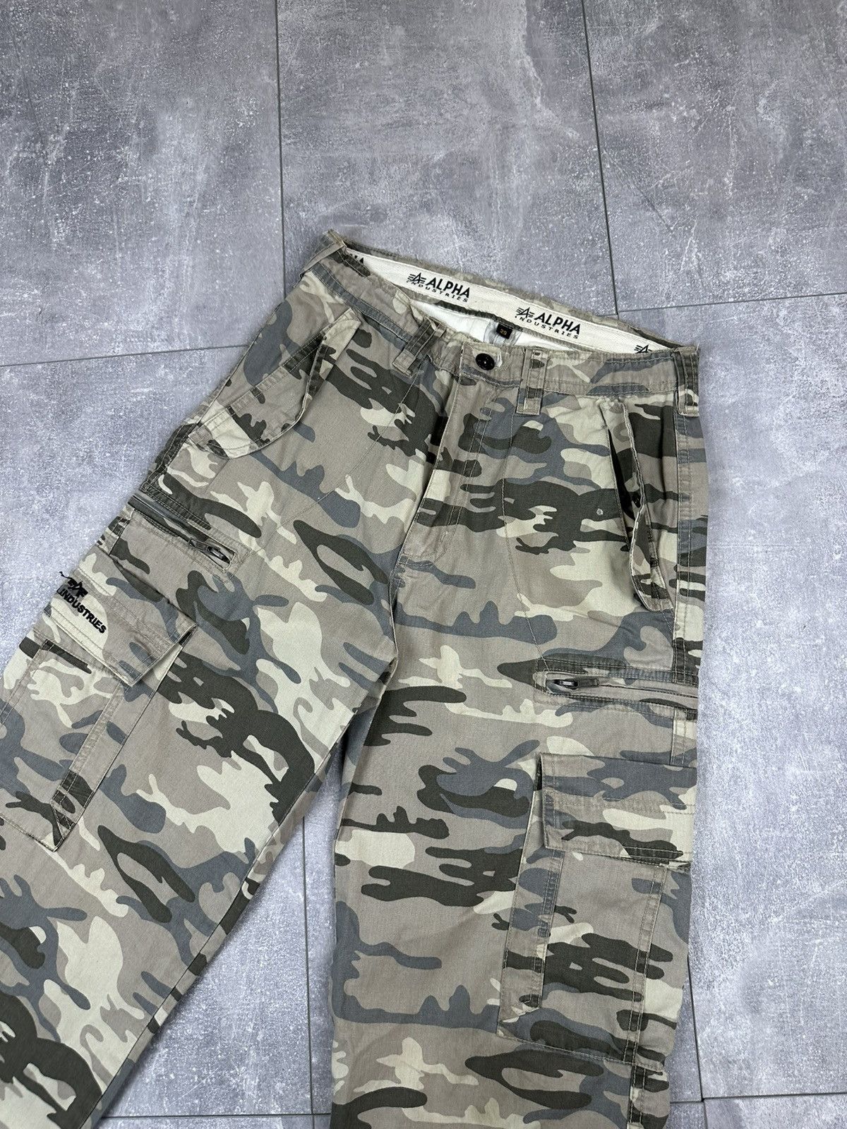 Alpha Industries Alpha Industries Cargo Camo Mens Pants Size US 29 - 11 Thumbnail
