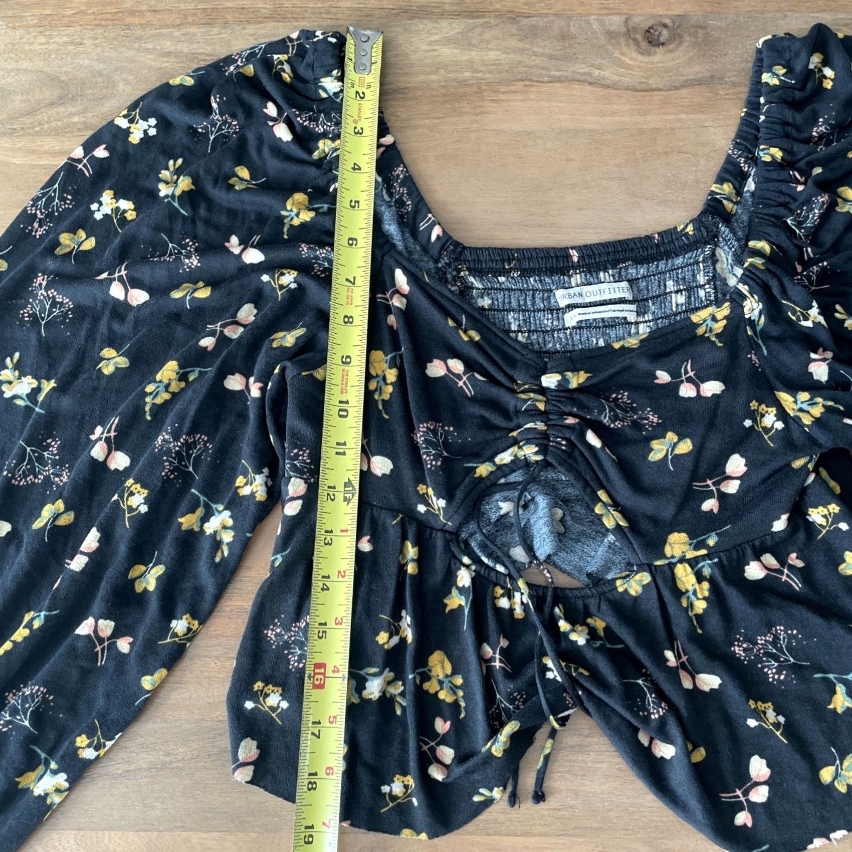 Urban Outfitters Urban Outfitters Crop Top Women’s Size Large Floral Print Balloon Sleeve Keyhole Blouse Shirt Size L / US 10 / IT 46 - 5 Thumbnail