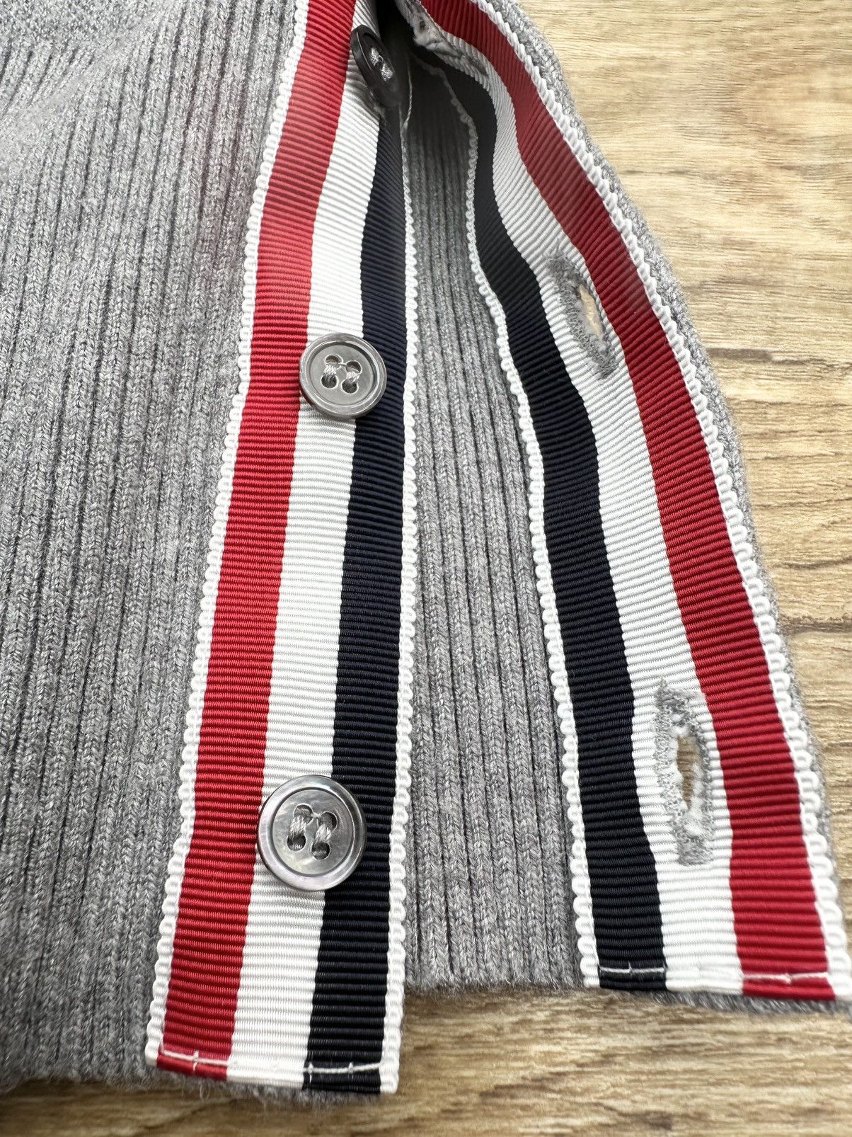 Thom Browne Cardigan decorated with Dolphins in 100% cashmere Size US M / EU 48-50 / 2 - 15 Thumbnail