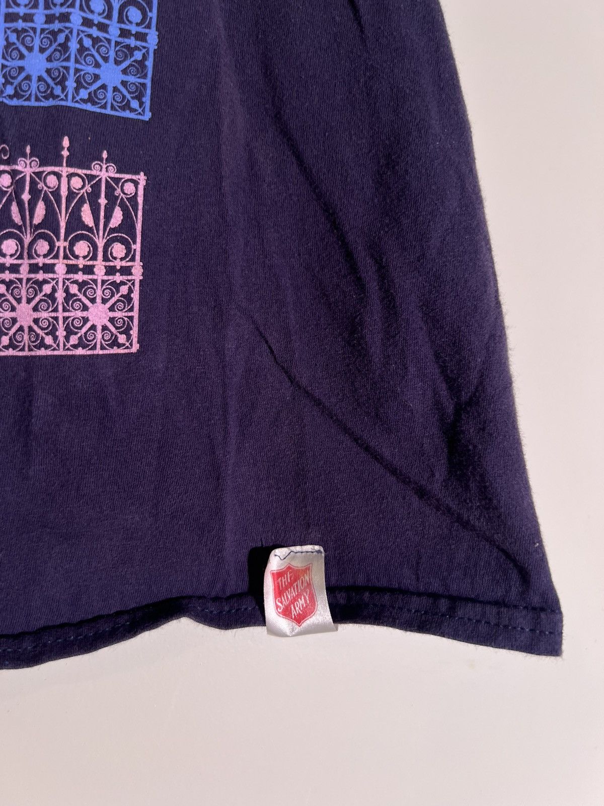 Vintage 2000’s Y2K VTG Vintage Strawberry Fields The Beatles T Shirt Size XS / US 0-2 / IT 36-38 - 4 Thumbnail