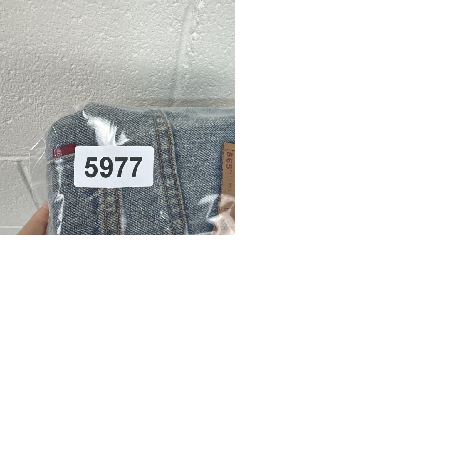 Levi's VINTAGE Levi's 565 Jeans 38x30 Relaxed Straight 5-Pocket Denim Blue Grunge 90s United States-Men Size US 38 / EU 54 - 11 Thumbnail