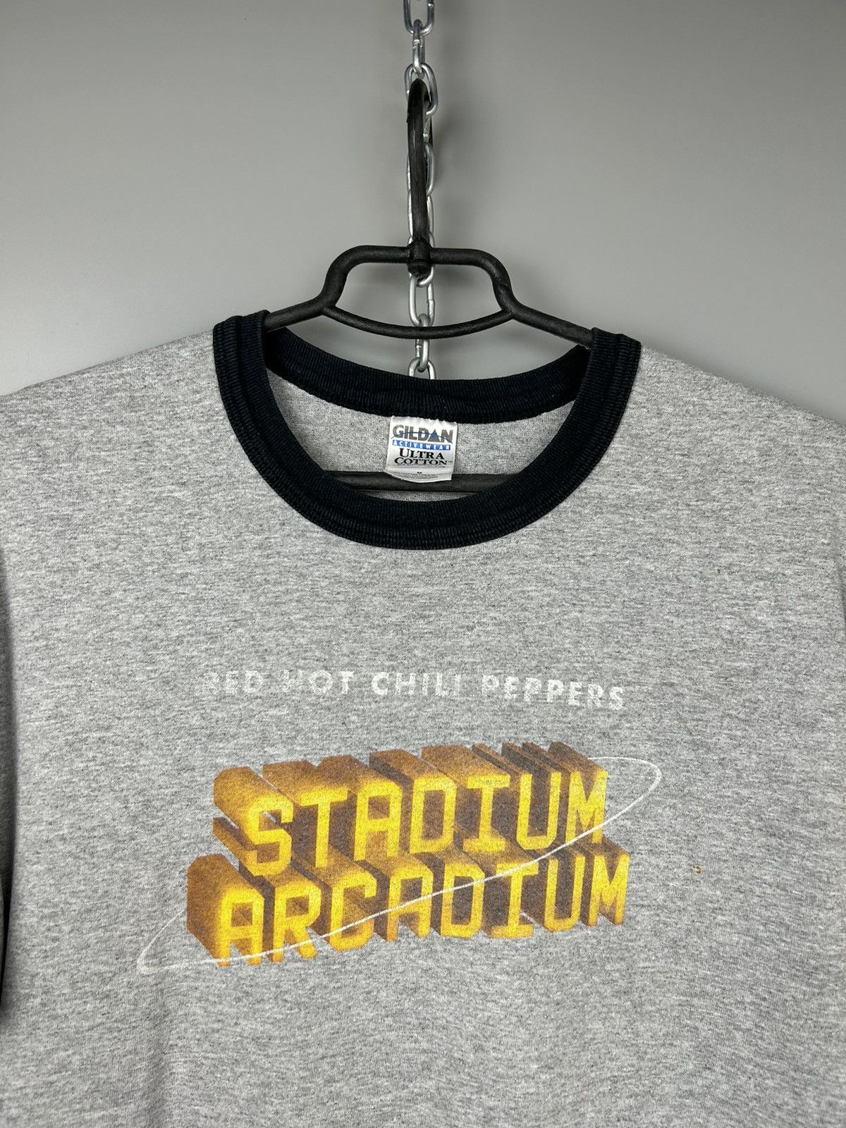 Band Tees VINTAGE RED HOT CHILI PEPPERS STADIUM ARCADIUM TEE Size US M / EU 48-50 / 2 - 2 Thumbnail