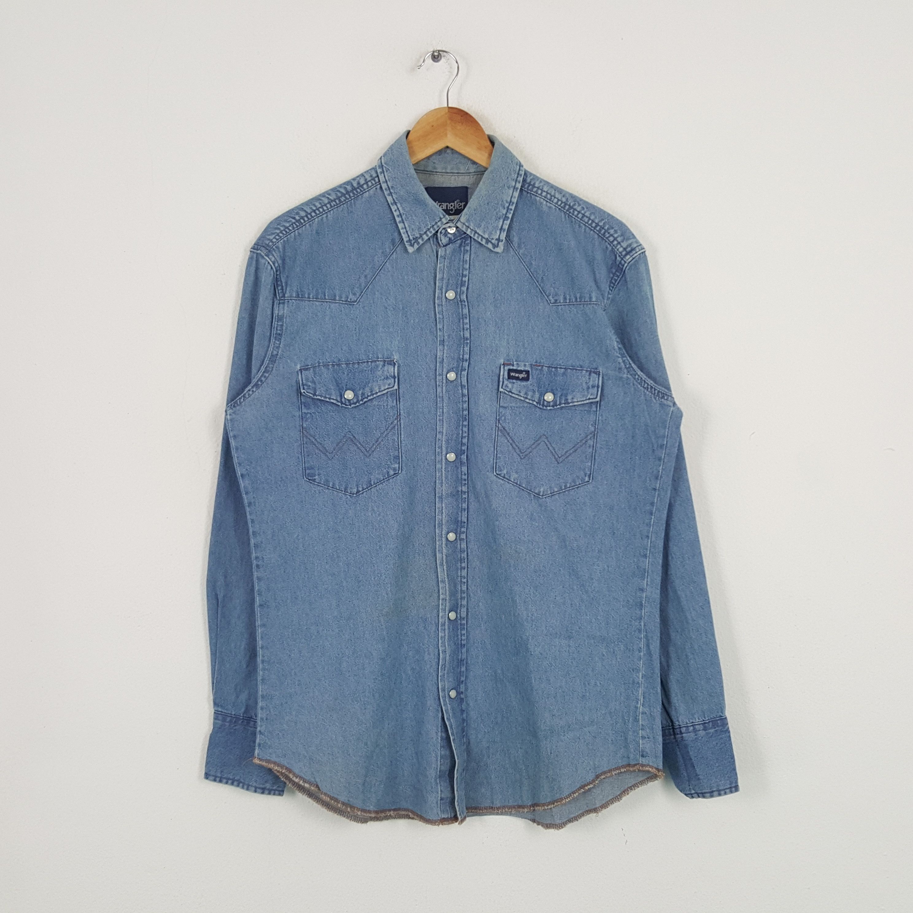 Vintage × Wrangler Vintage Wrangler American Retro Style Denim Shirt Button Up Size US L / EU 52-54 / 3 - 1 Thumbnail