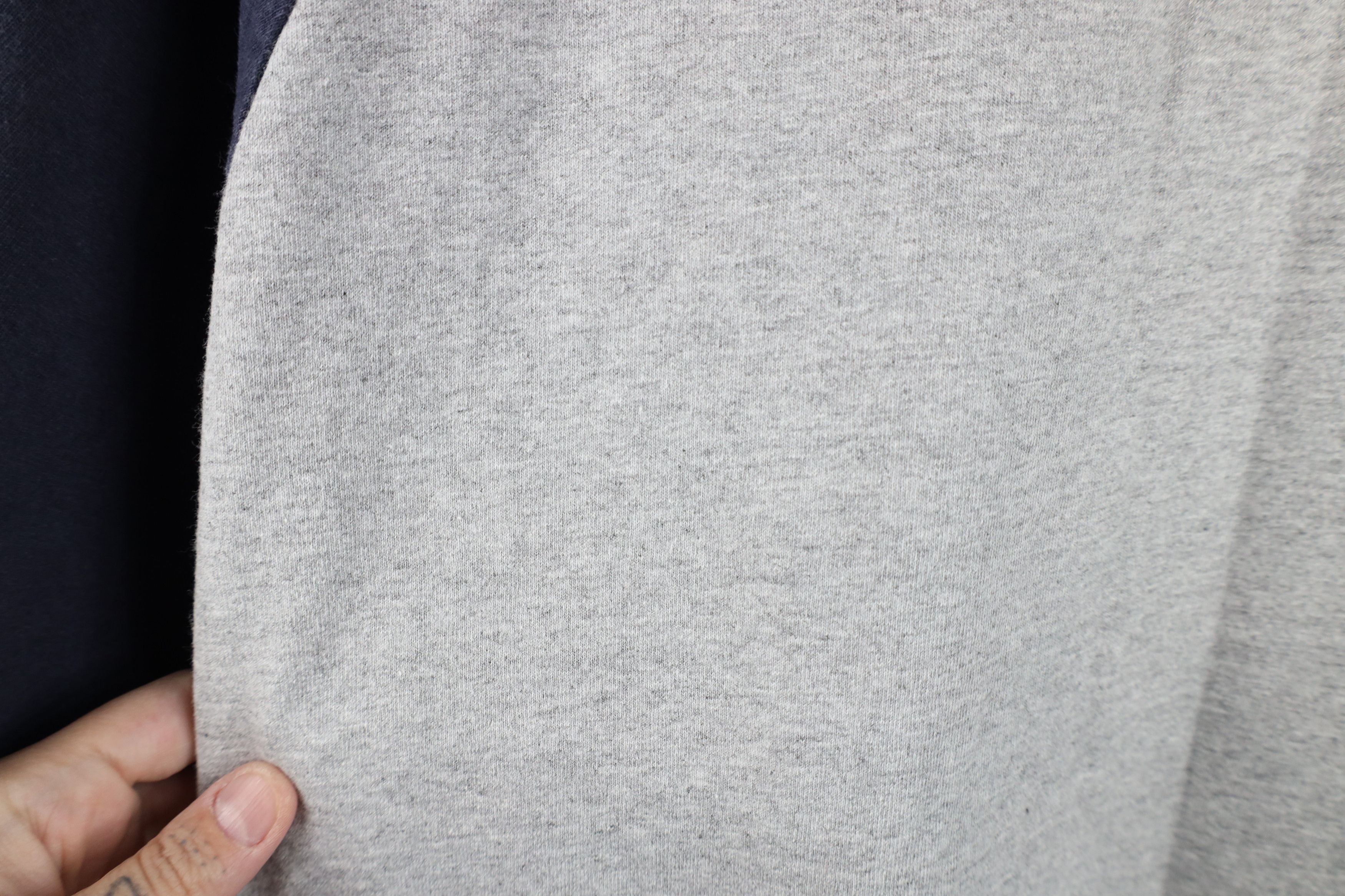 Vintage Vintage Y2K 2004 Baseball 3/4 Sleeve Raglan T-Shirt Gray Size US L / EU 52-54 / 3 - 11 Thumbnail