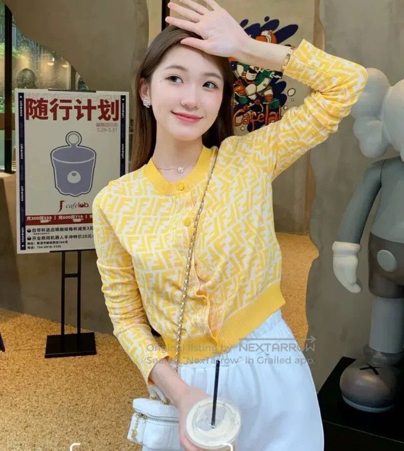 Fendi Fendi Yellow Logo Letter Jacquard Full-Print Round Neck Si Size 4XL / US 24-26 - 8 Thumbnail